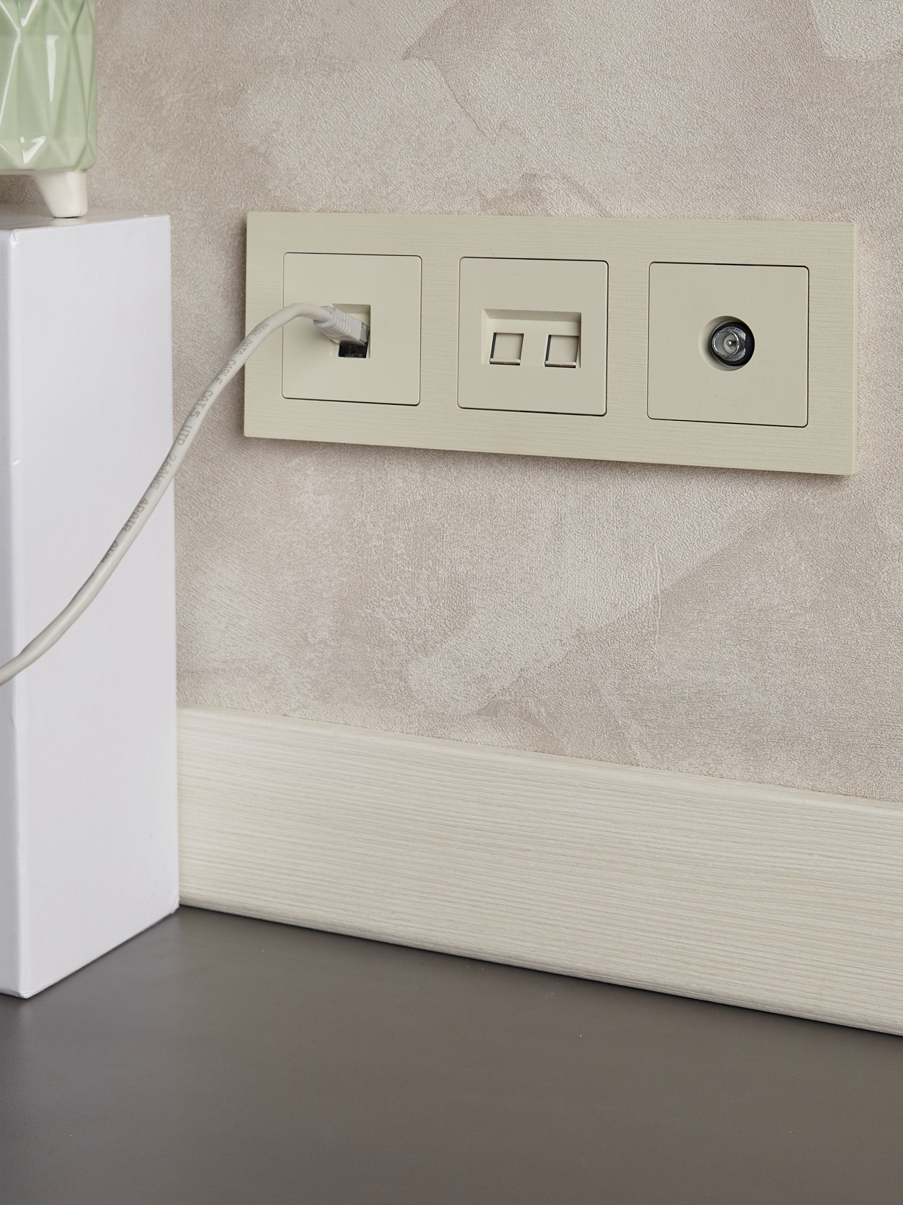 BRITE Розетка компьютерная двойная RJ45 кат.5E РК10-2-БрКр бежевый IEK - Фото 6