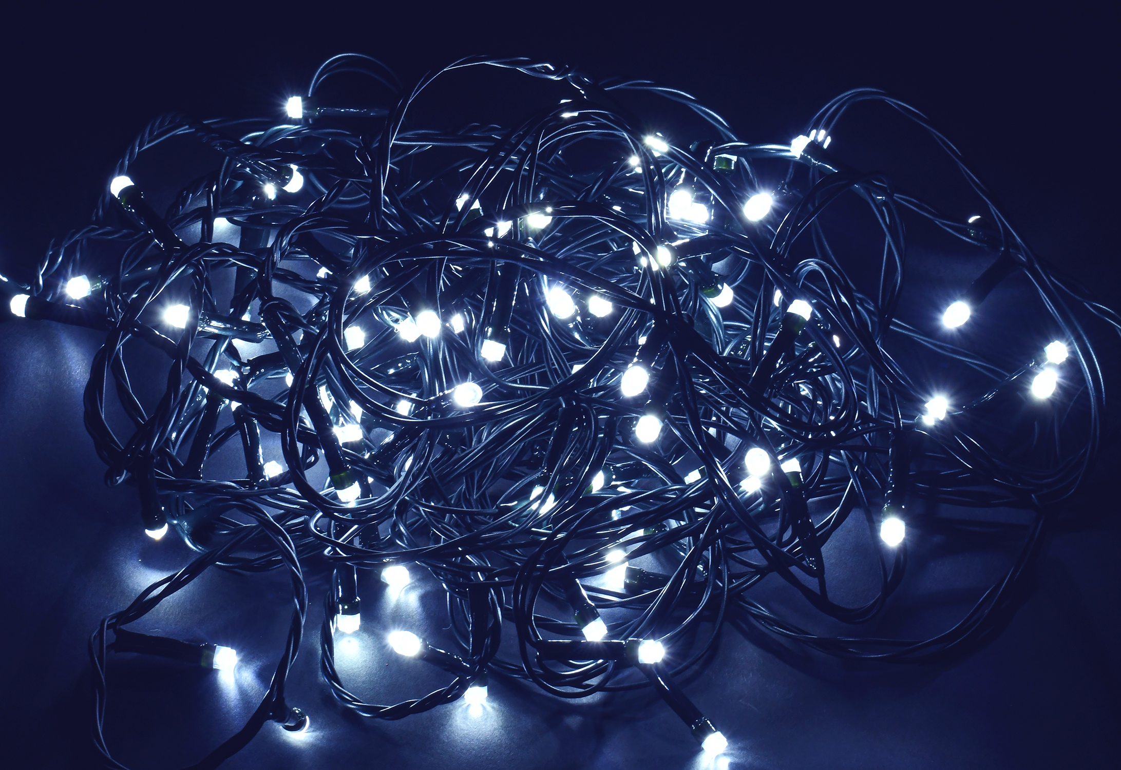 LIGHTING Гирлянда нить 10м 100 светодиодов белый свет IP20 зеленый шнур 1,5м 230В контроллер 8 сцен IEK LGDB110-2-100-10-G-S-20