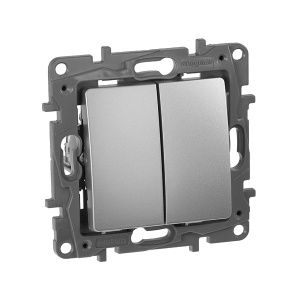 ETIKA Выключатель 2-клавишный схема 5 10АХ безвинтовые зажимы алюминий 672402