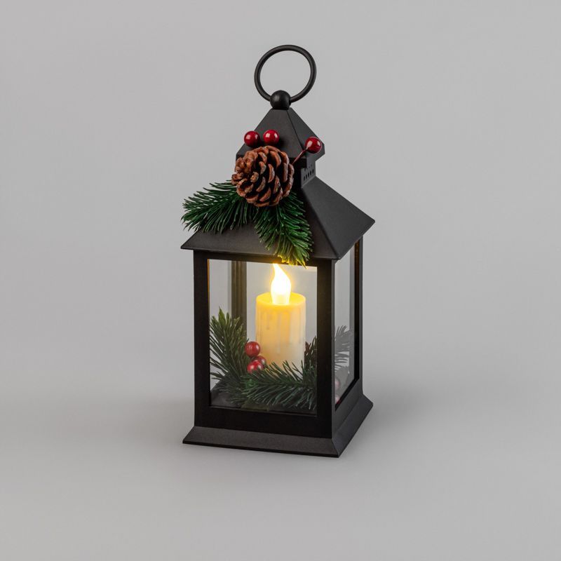 Декоративный фонарь со свечкой и шишкой, черный корпус, размер 10,7x10,7x23,5 см, цвет теплый белый 513-047