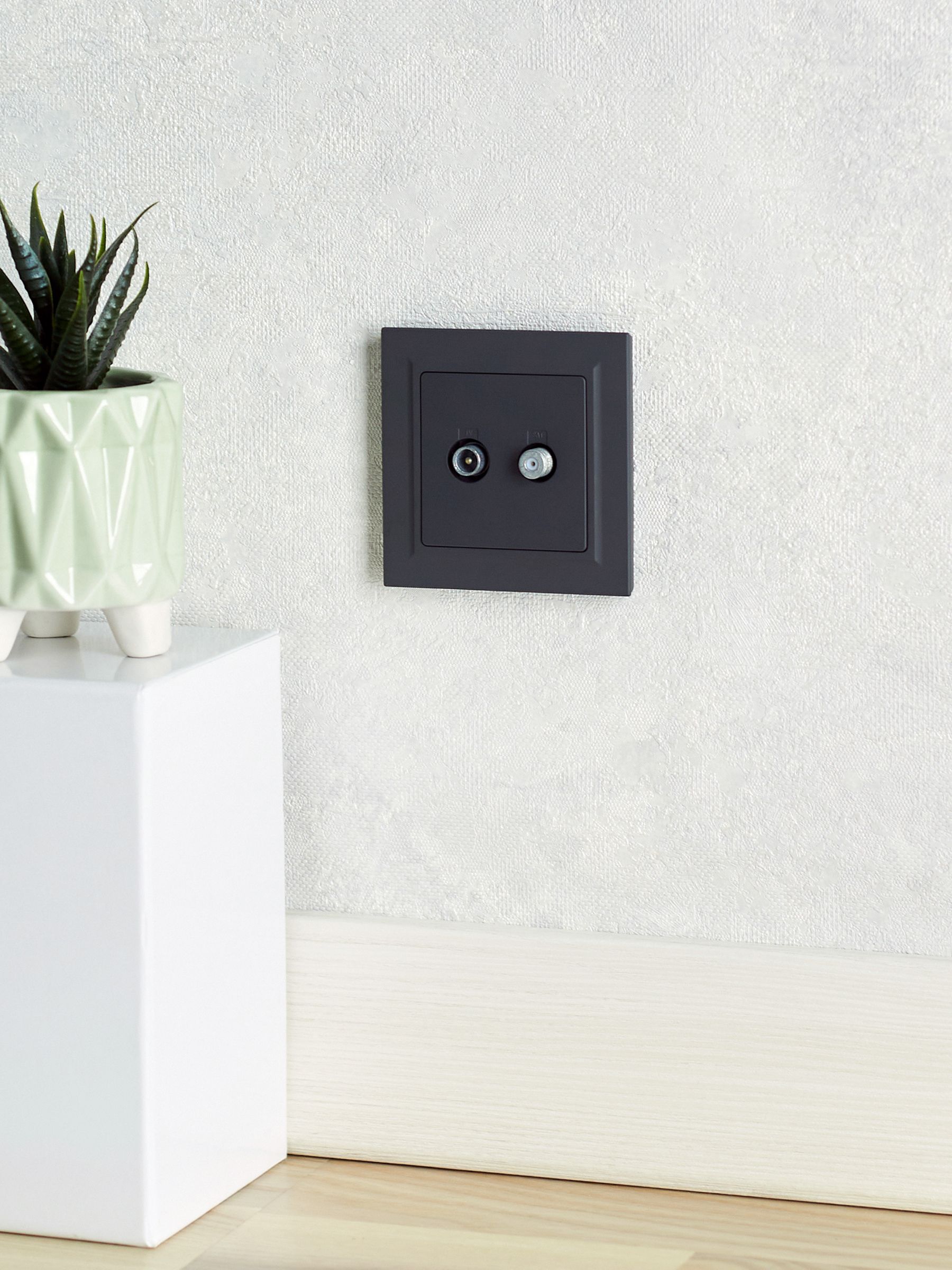 BRITE Розетка двойная TV+SAT РТВ/РСп12-БрГ графит IEK - Фото 6