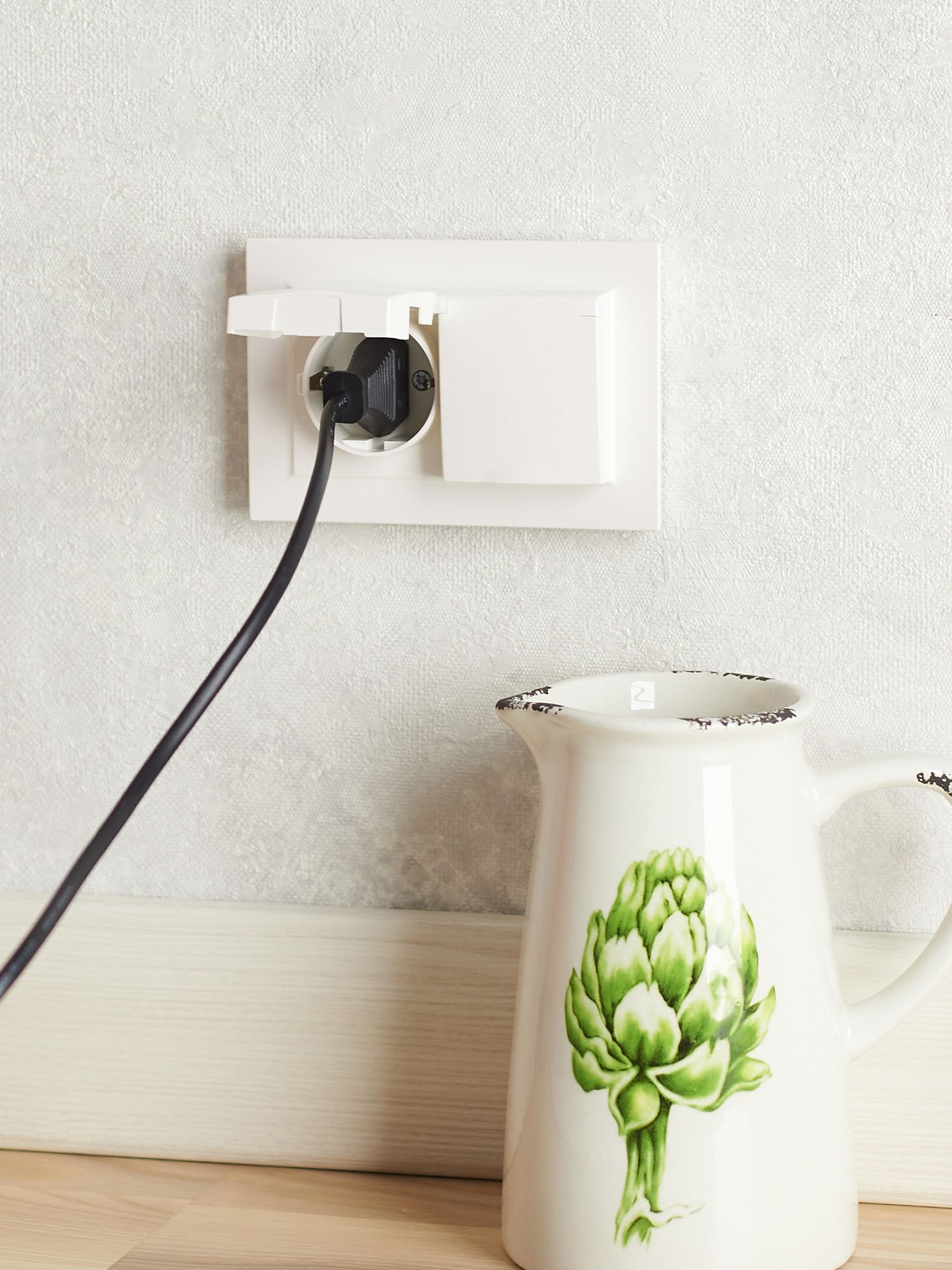 BRITE Розетка 2-местная с заземлением с защитными шторками и крышкой 16А в сборе IP44 РСбш12-3-44-БрЖ жемчуг IEK - Фото 7