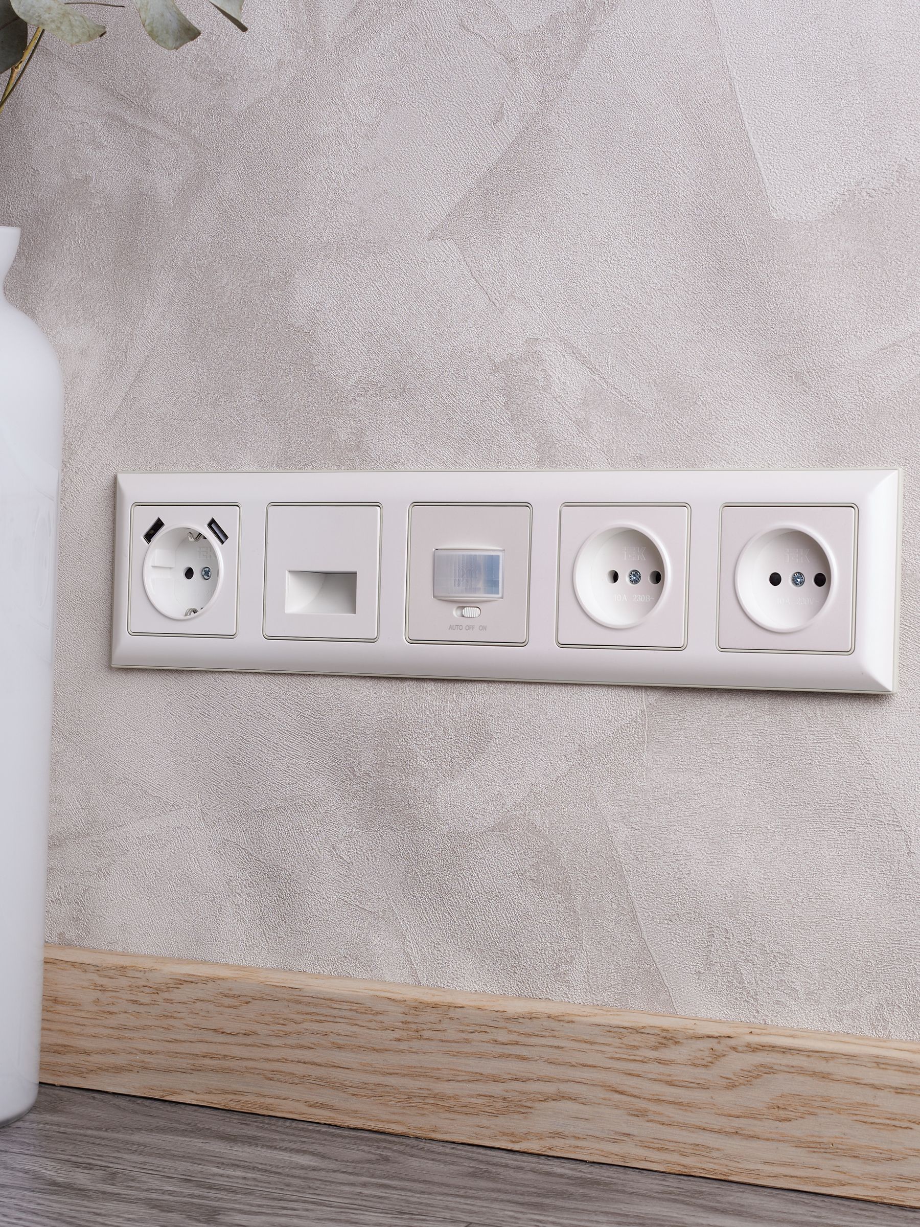 BRITE Рамка 5-местная РУ-5-Бр бежевый/жемчужный IEK - Фото 4