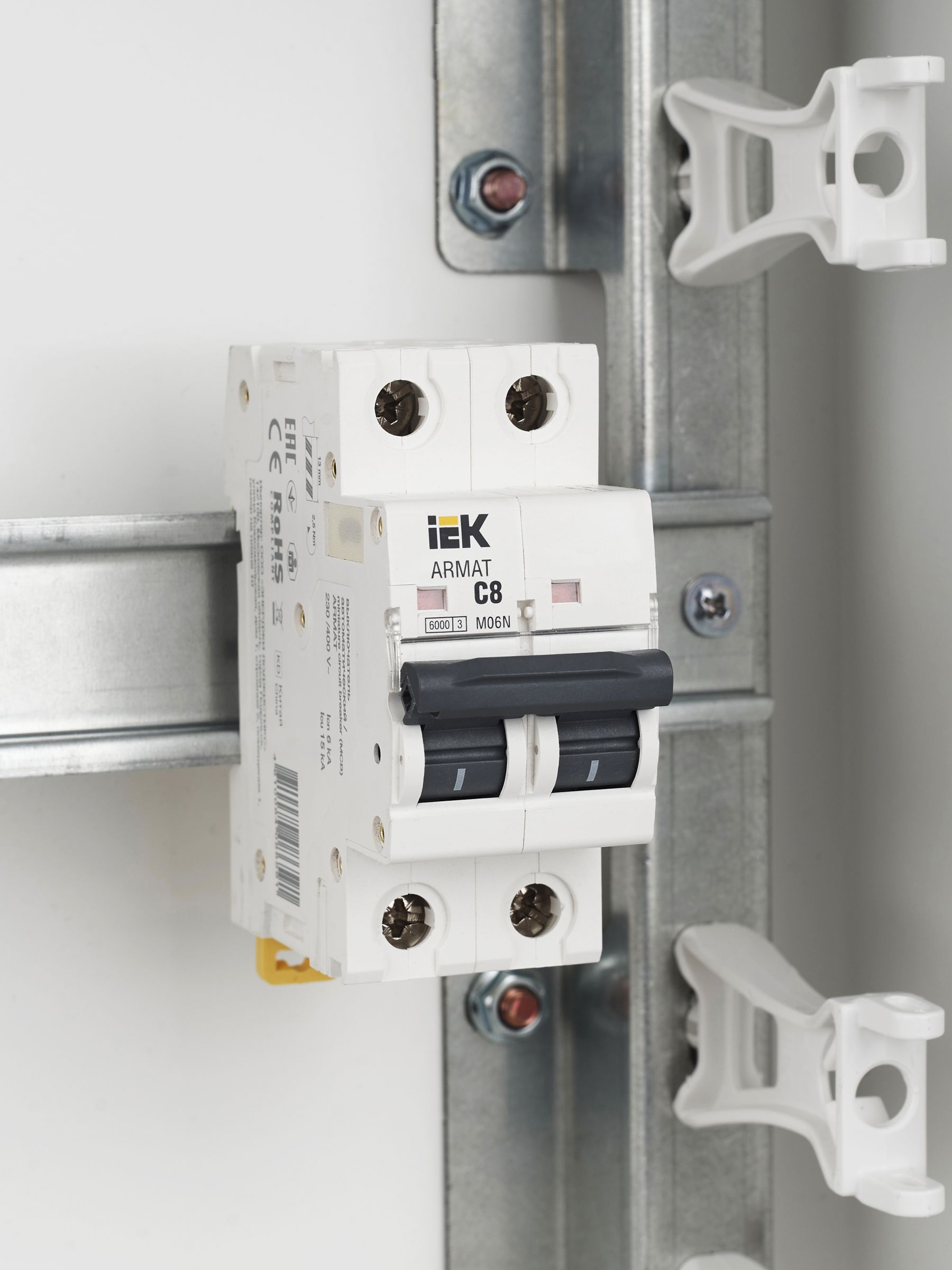 ARMAT Автоматический выключатель M06N 2P C 8А IEK - Фото 3