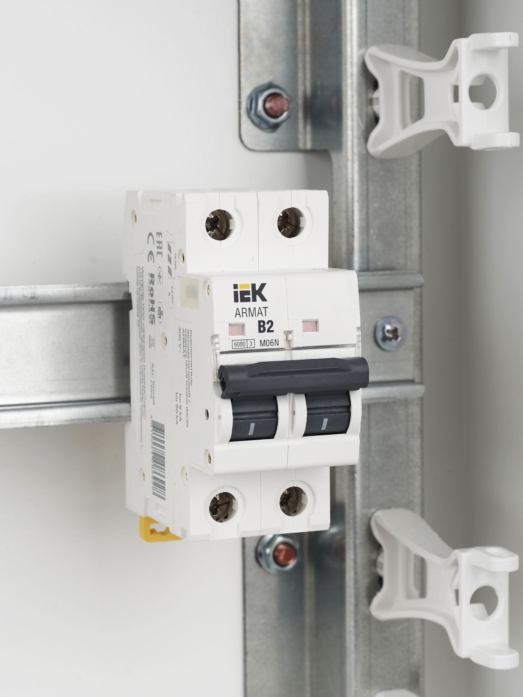ARMAT Автоматический выключатель M06N 2P B 2А IEK - Фото 3