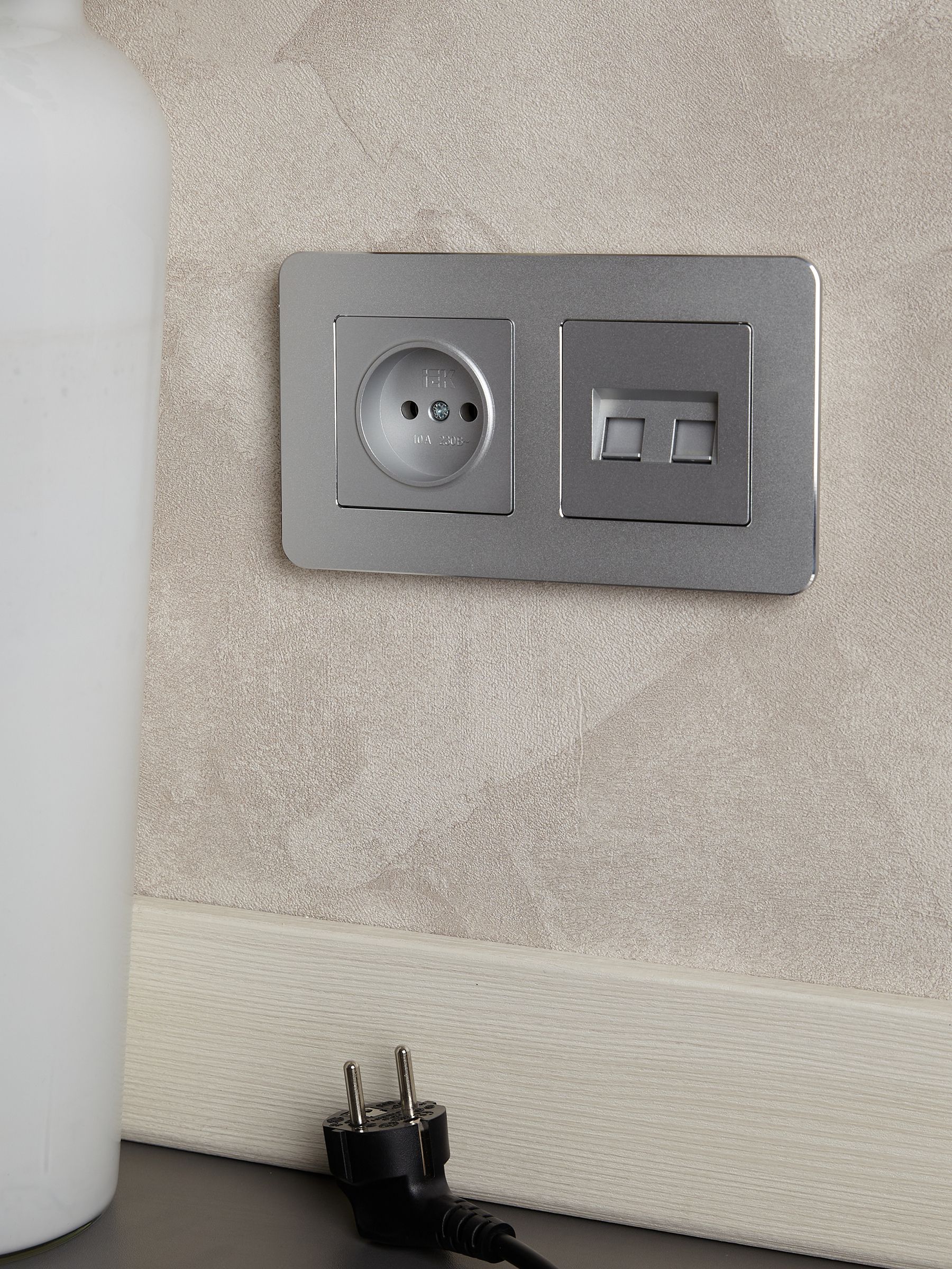 BRITE Розетка компьютерная двойная RJ45 кат.5E РК10-2-БрА алюминий IEK - Фото 3