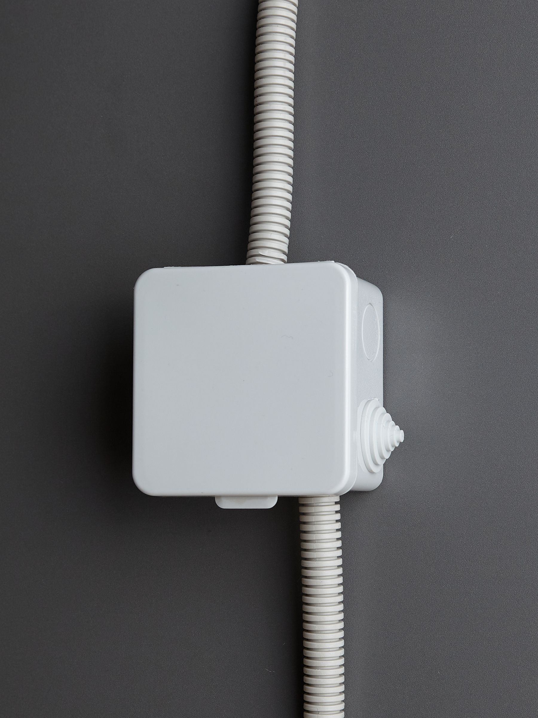 Коробка распаячная для о/п 80х80х50мм IP54 с откидной крышкой КМ41238 безгалогенная (HF) 7 гермовводов серая IEK - Фото 5