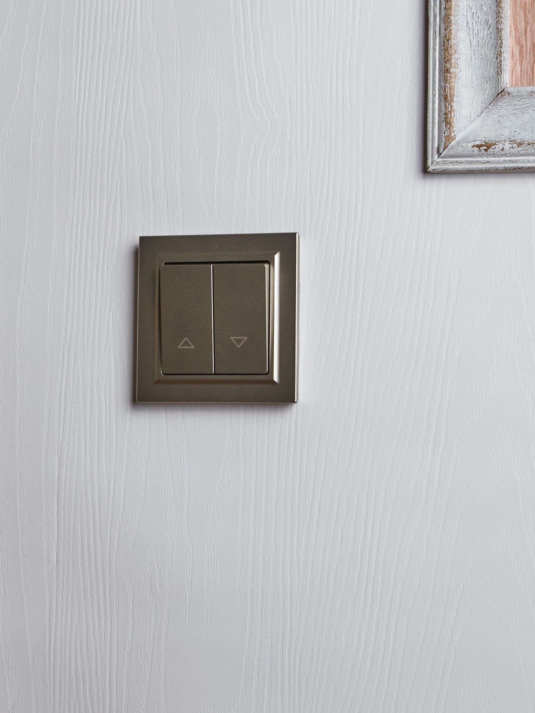 BRITE Выключатель жалюзи 10А ВС10-1-5-БрШ шампань IEK - Фото 4