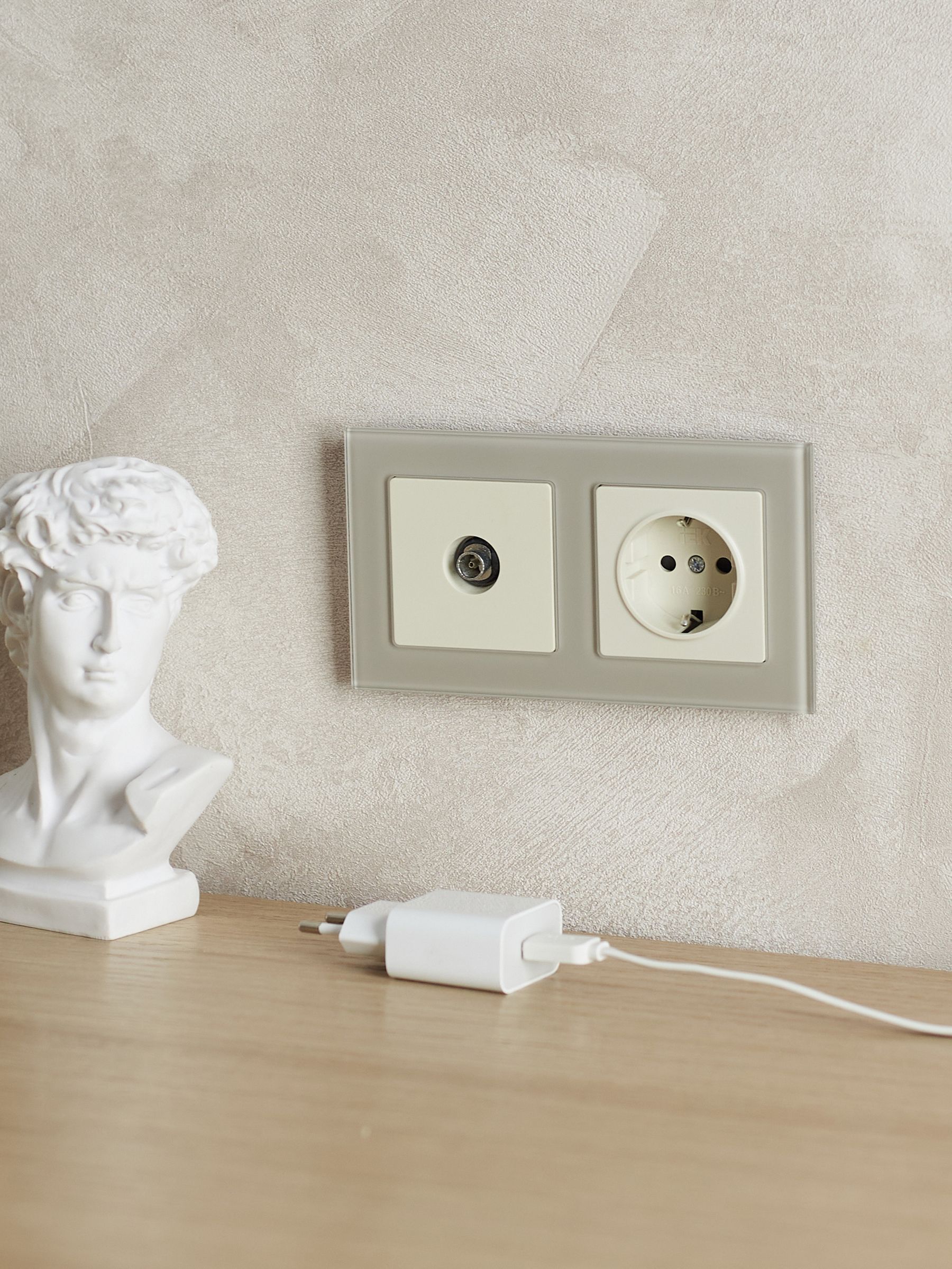 BRITE Рамка 2 -местная РУ-2-2-БрД стекло дымчатый IEK - Фото 7