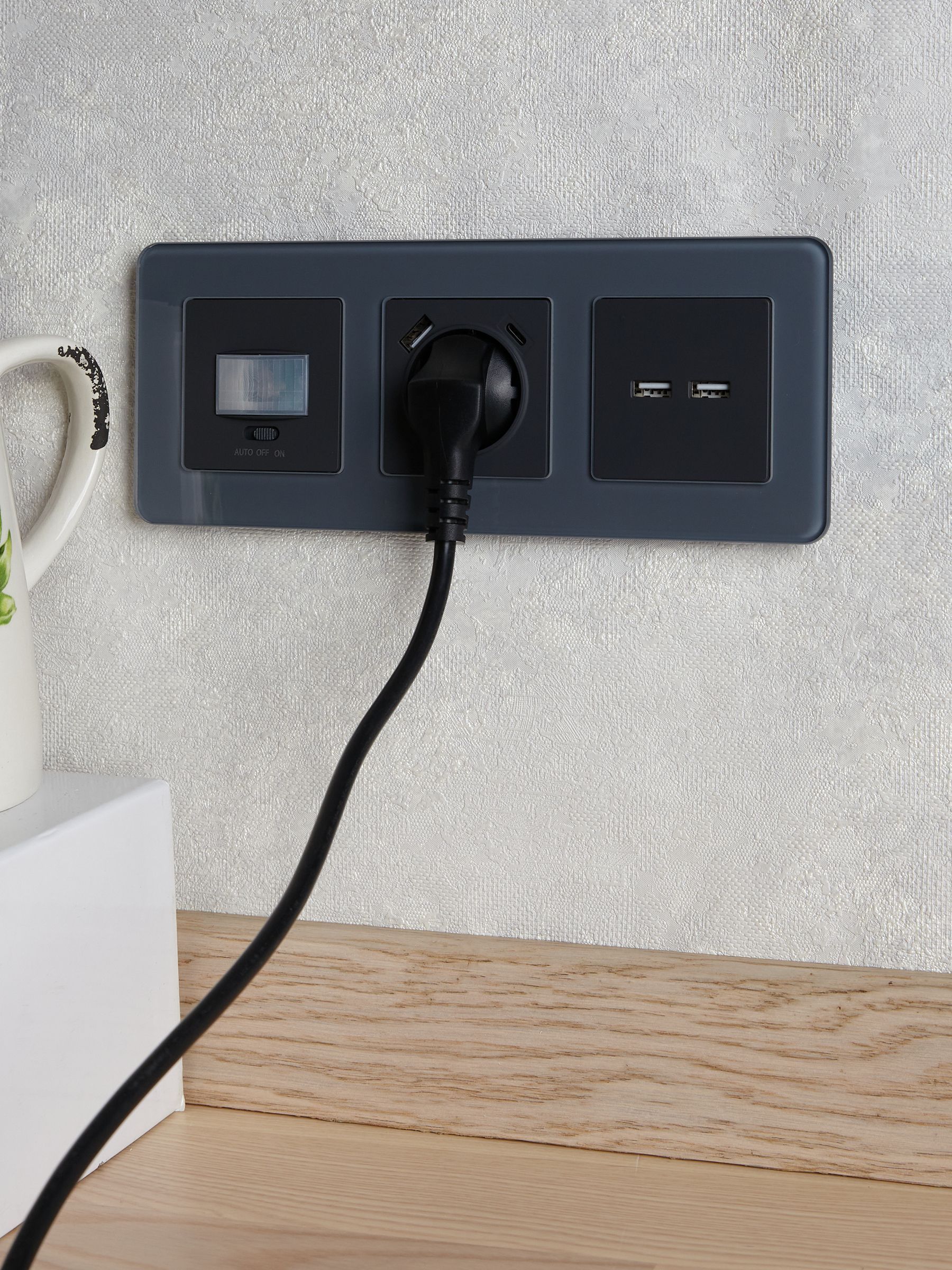 BRITE Розетка USB A+A 5В 3,1А РЮ10-1-БрГ графит IEK - Фото 6