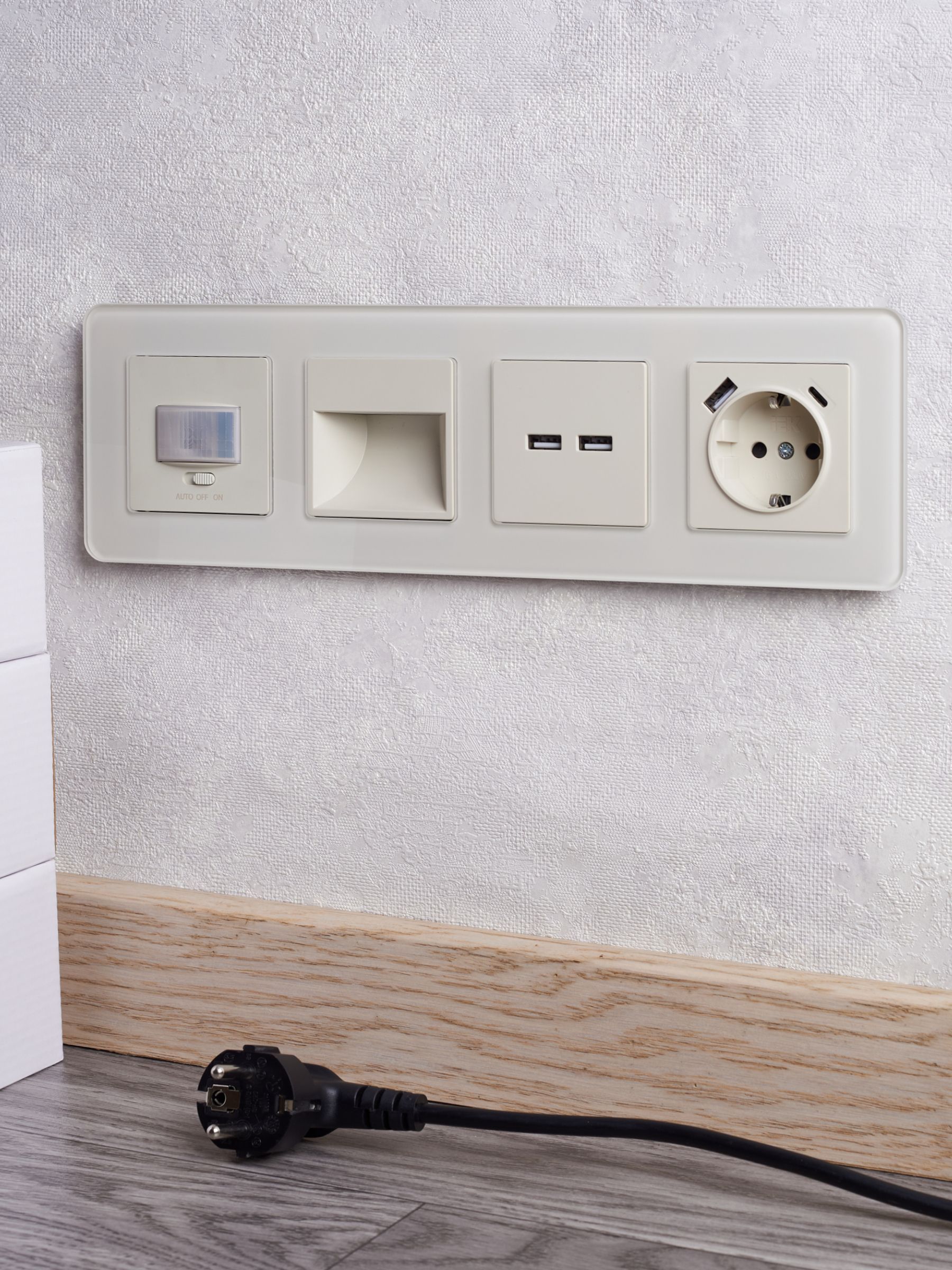 BRITE Розетка USB A+A 5В 3,1А РЮ10-1-БрКр бежевый IEK - Фото 6