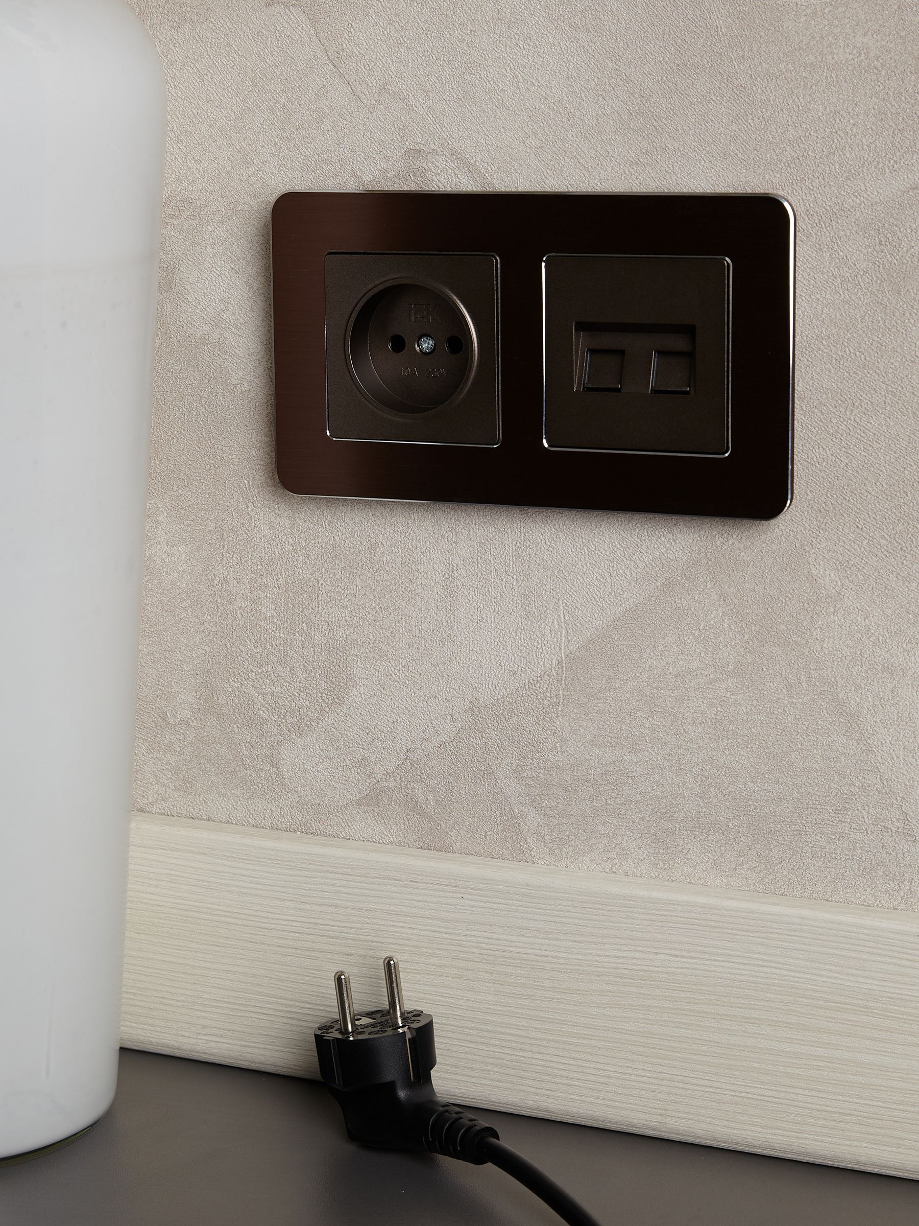 BRITE Рамка 2-местная РУ-2-1-Бр металл коричневый RE AL IEK - Фото 5