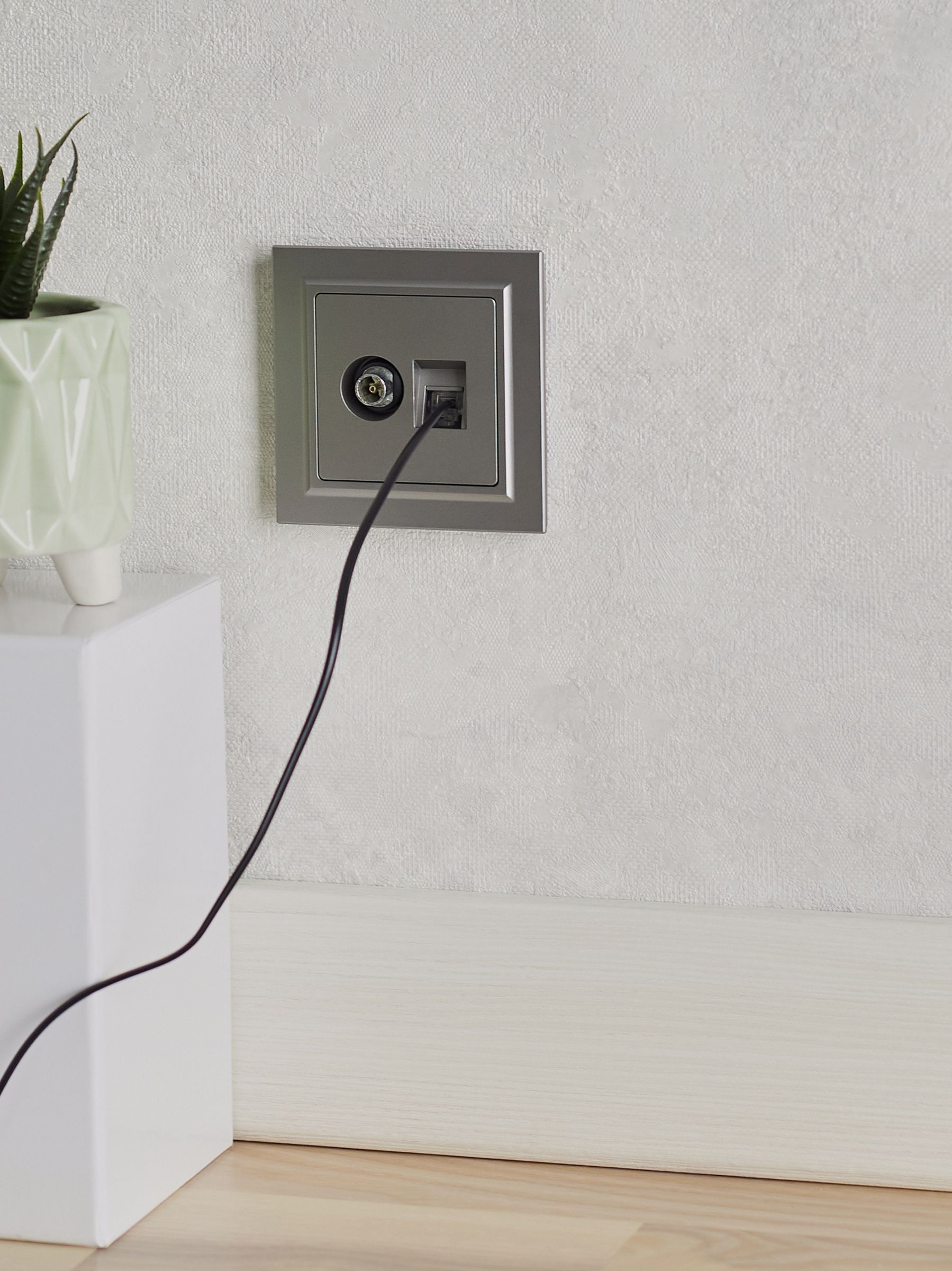 BRITE Розетка двойная TV+RJ45 кат.5E РТВ/РК12-БрС сталь IEK - Фото 3