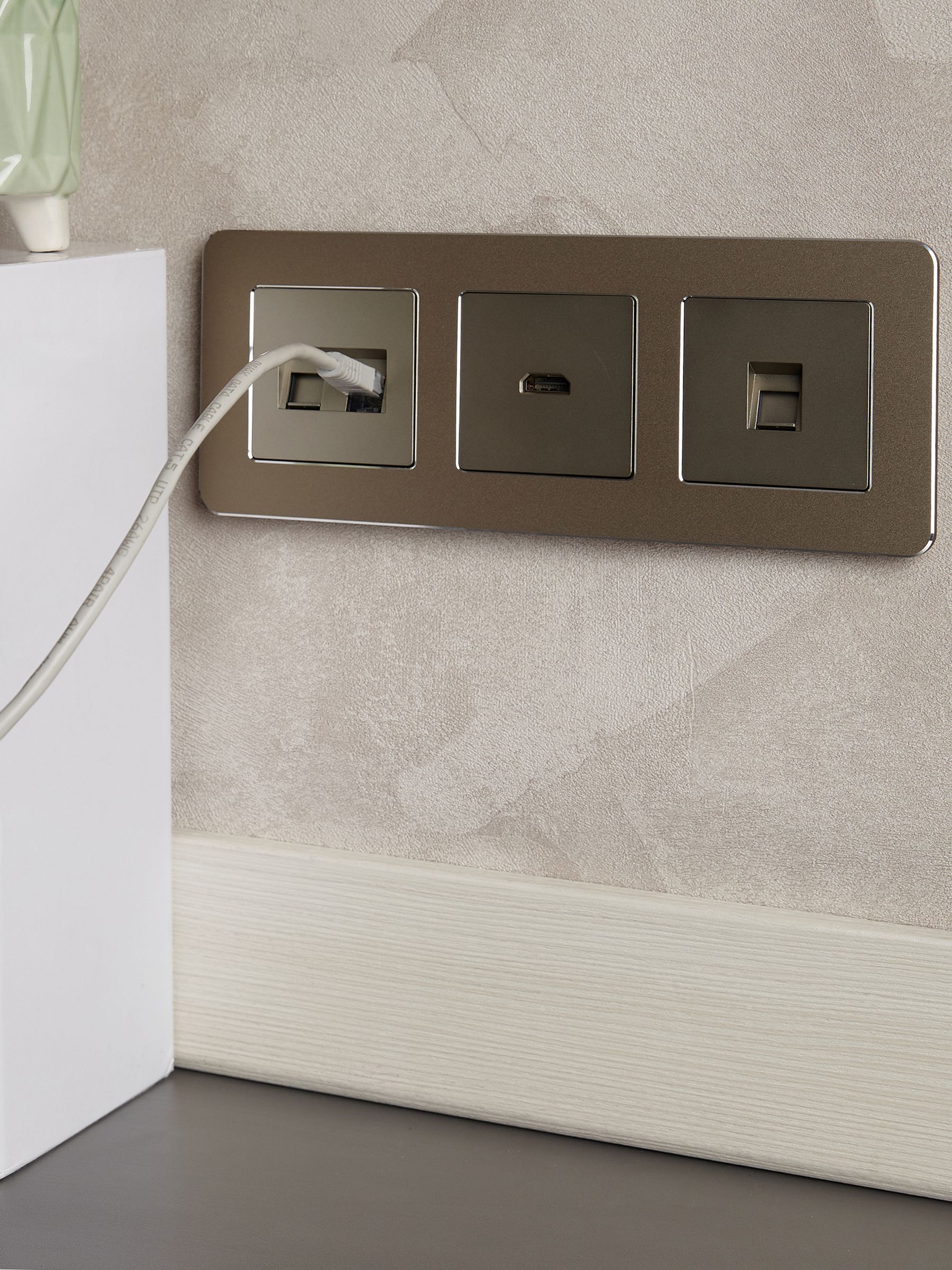 BRITE Рамка 3-местная РУ-3-1-Бр металл латунь RE IEK - Фото 5