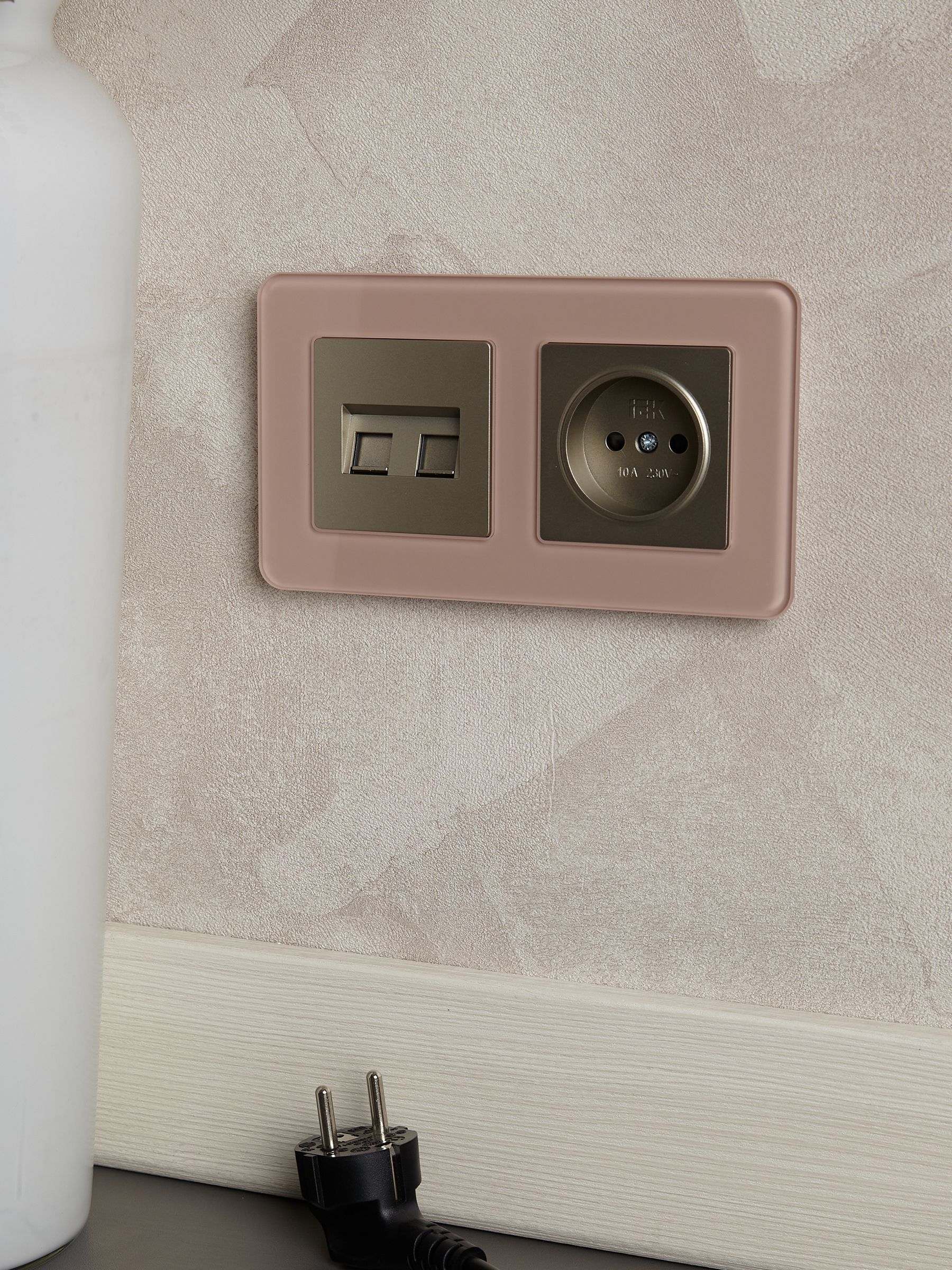 BRITE Рамка 2-местная РУ-2-2-Бр стекло дымчатый RE IEK - Фото 4