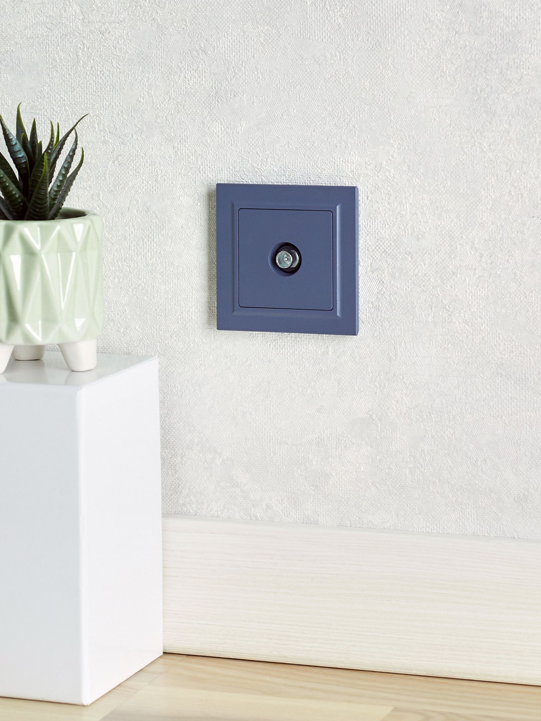 BRITE Розетка TV проходная РТВ10-0-БрМ маренго IEK - Фото 7