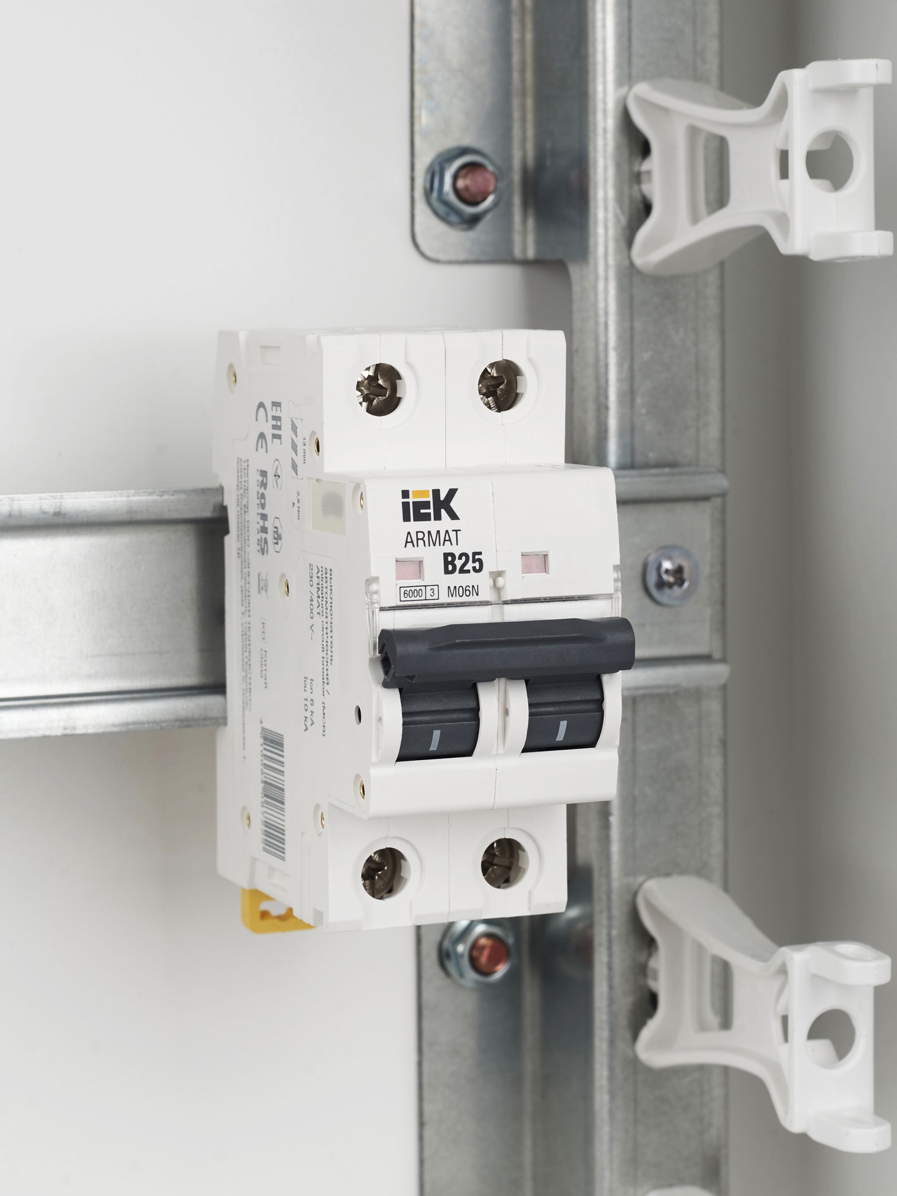 ARMAT Автоматический выключатель M06N 2P B 25А IEK - Фото 4