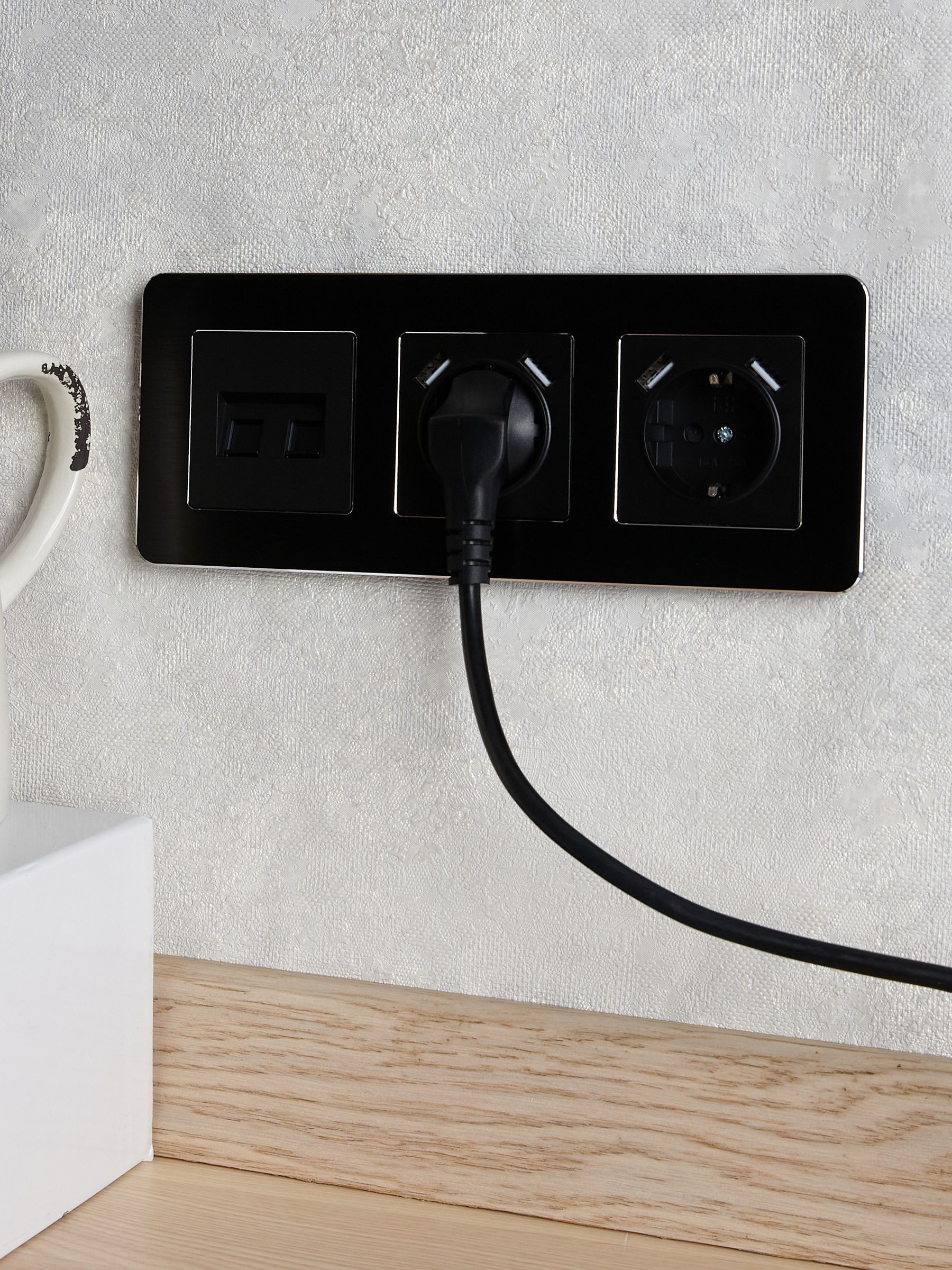 BRITE Рамка 3-местная РУ-3-1-Бр металл черный RE AL IEK - Фото 5