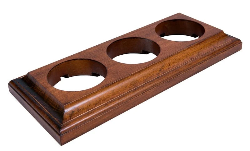 Рамка трехместная "Престиж" темный дуб, для наружного и внутреннего монтажа, ТМ "МезонинЪ" GE70708-2