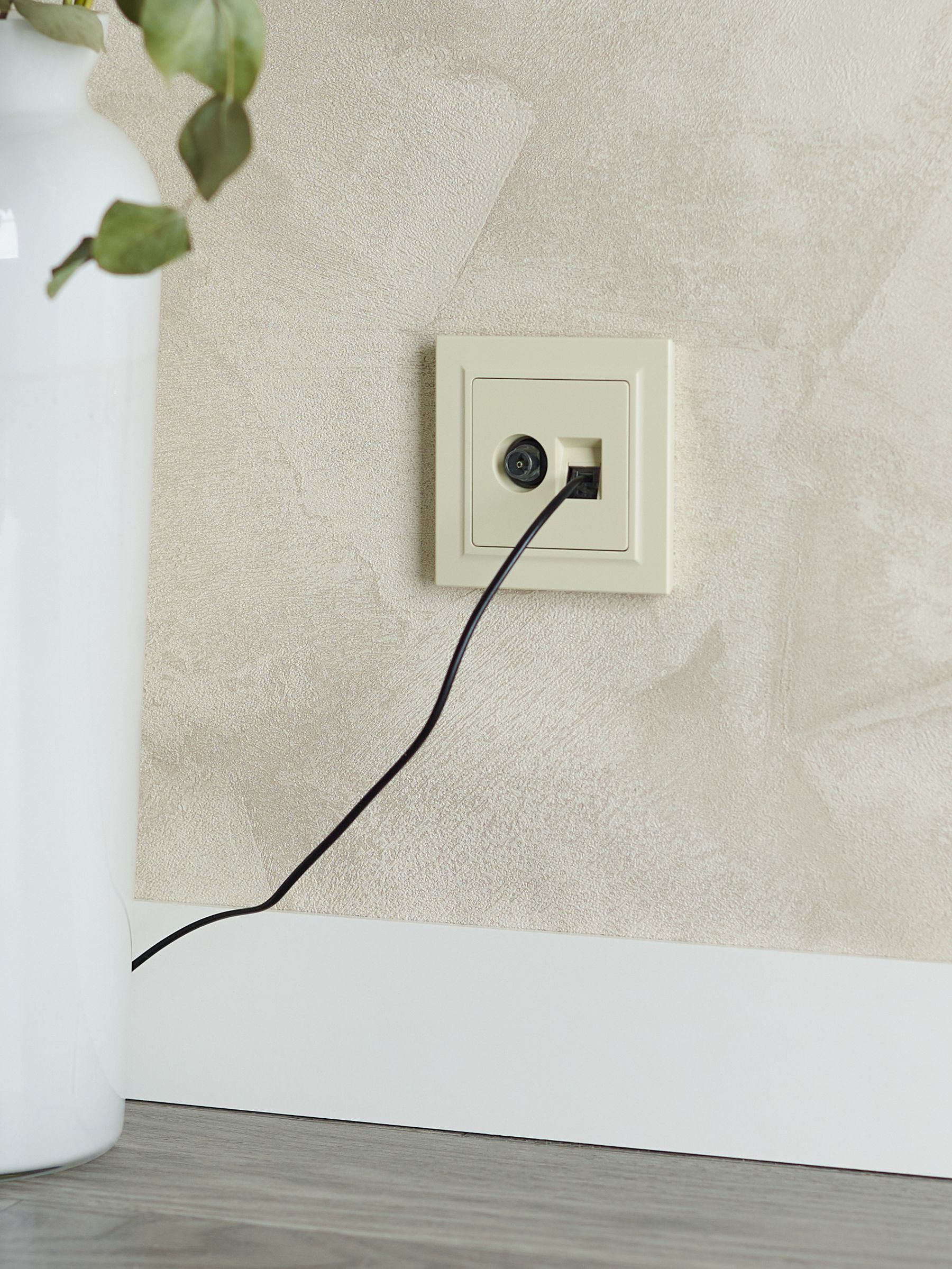 BRITE Розетка двойная TV+RJ45 кат.5E РТВ/РК12-БрКр бежевый IEK - Фото 8