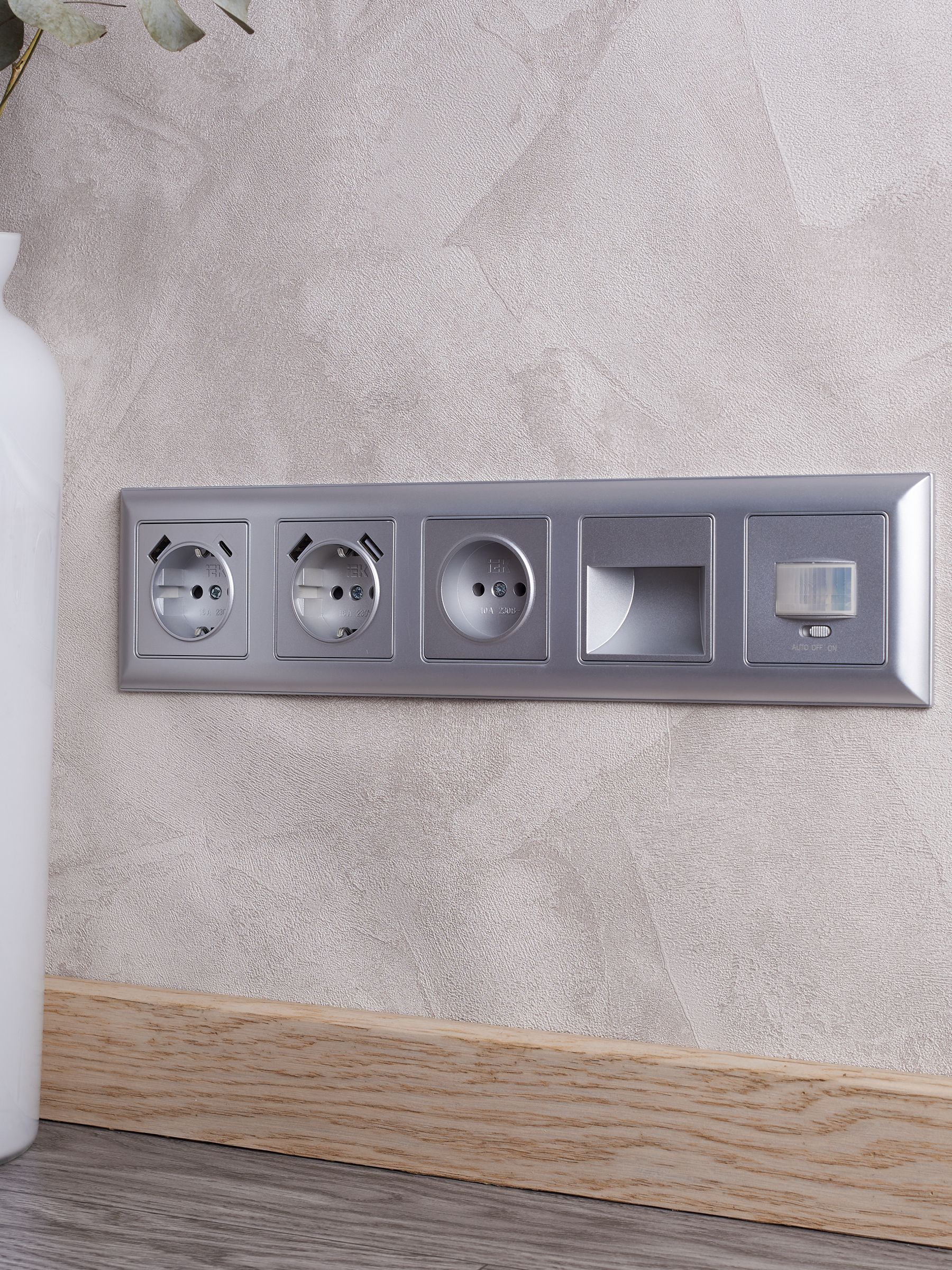 BRITE Рамка 5-местная РУ-5-Бр алюминий/алюминий IEK - Фото 6