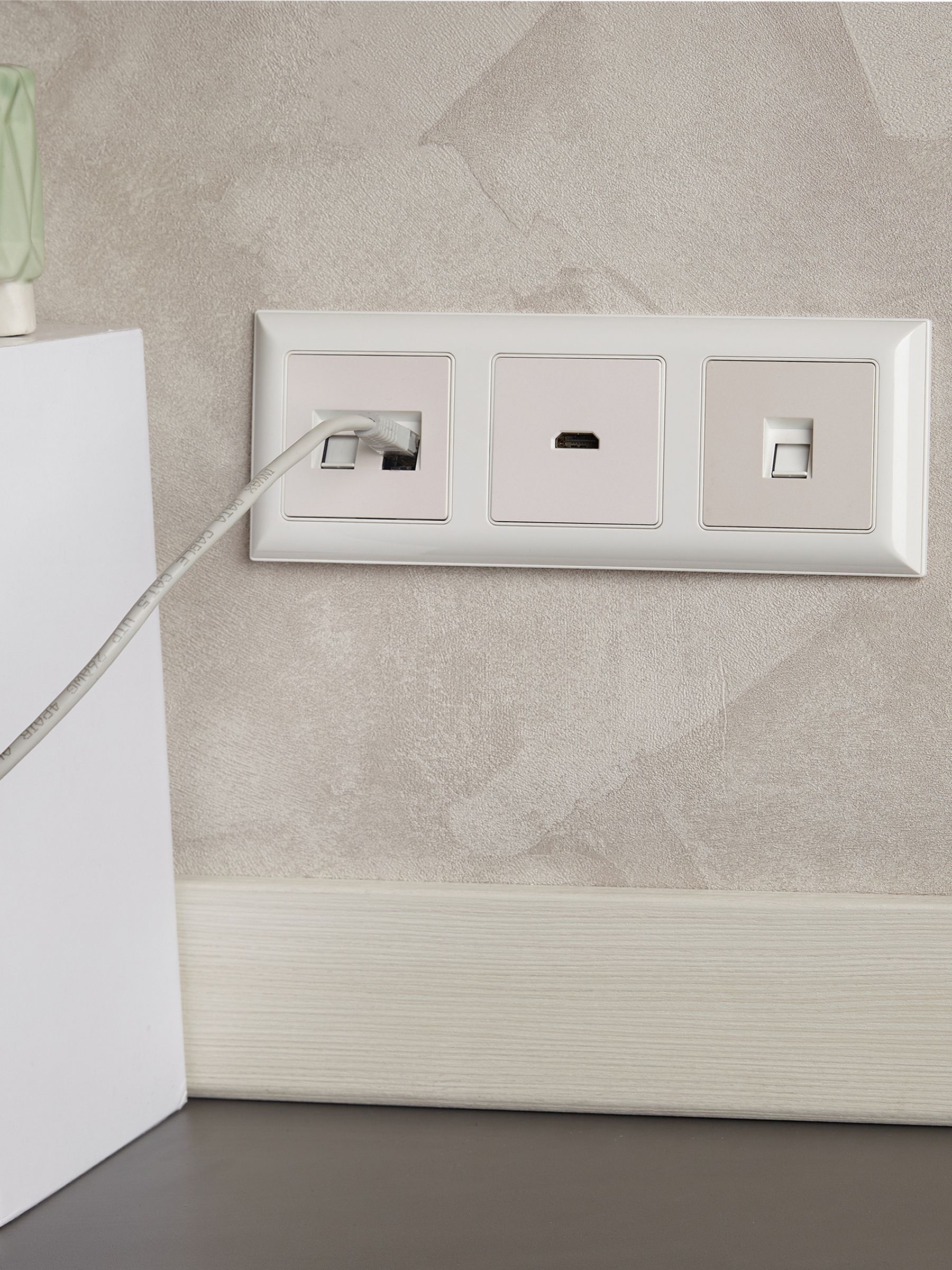 BRITE Рамка 3-местная РУ-3-Бр белый/белый IEK - Фото 3