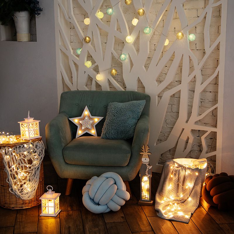 Декоративный фонарь со свечкой, белый корпус со снежинкой, размер 12х12х18 см, цвет теплый белый - Фото 3