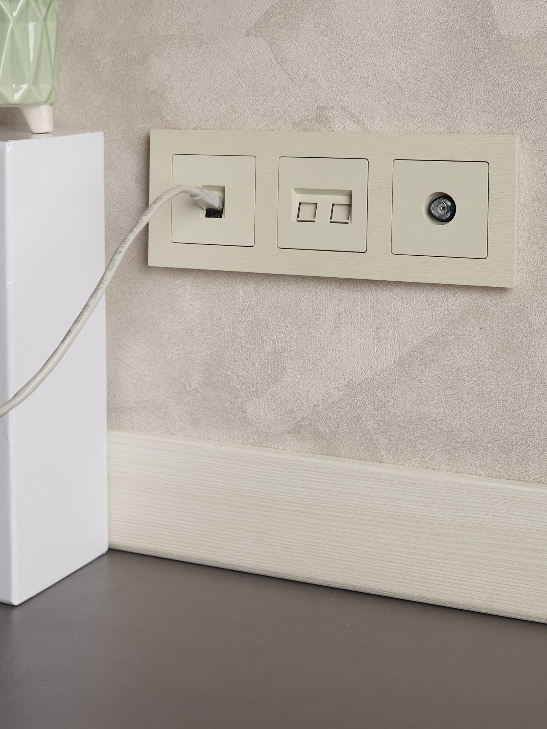 BRITE Розетка TV проходная РТВ10-0-БрКр бежевый IEK - Фото 3