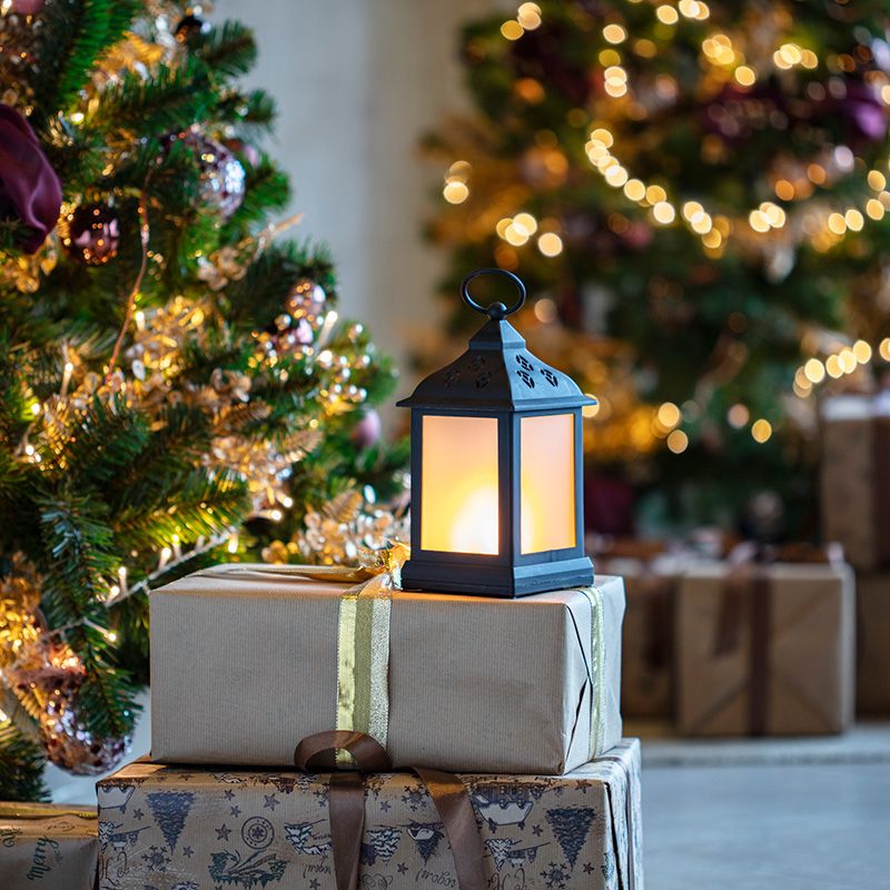 Декоративный фонарь 11х11х22,5 см, черный корпус, теплый белый цвет свечения с эффектом пламени свеч - Фото 2