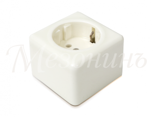 Розетка ретро фарфоровая, двухполюсная, с заземляющим контактом, коллекция "QUADRA" , цвет - белый,  GE80301-01