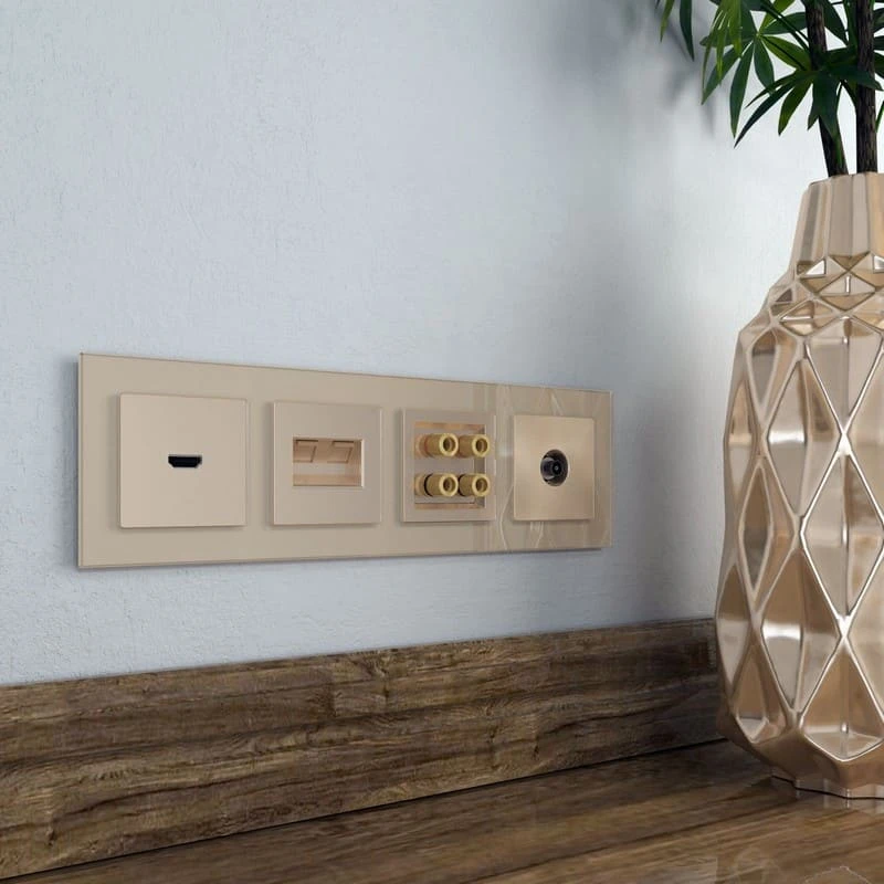 Рамка на 4 поста Favorit (шампань,стекло) Werkel - Фото 2