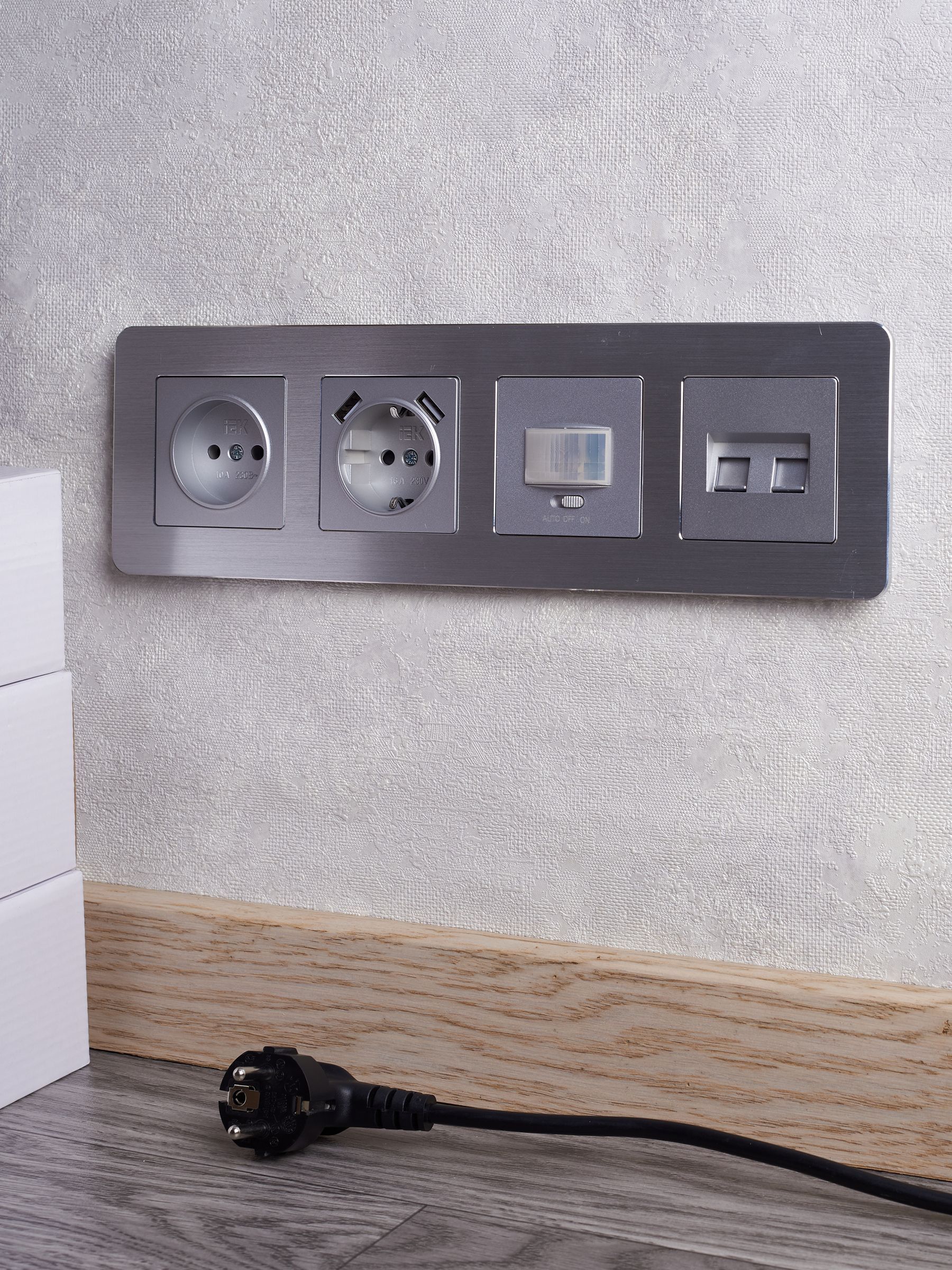 BRITE Рамка 4-местная РУ-4-1-Бр металл алюминий RE AL IEK - Фото 7