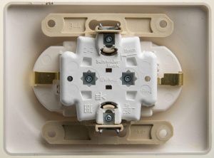 Розетка 2-м СП Glossa 16А IP20 250В с заземл. защ. шторки в сборе перламутр. SE GSL000626 1180348