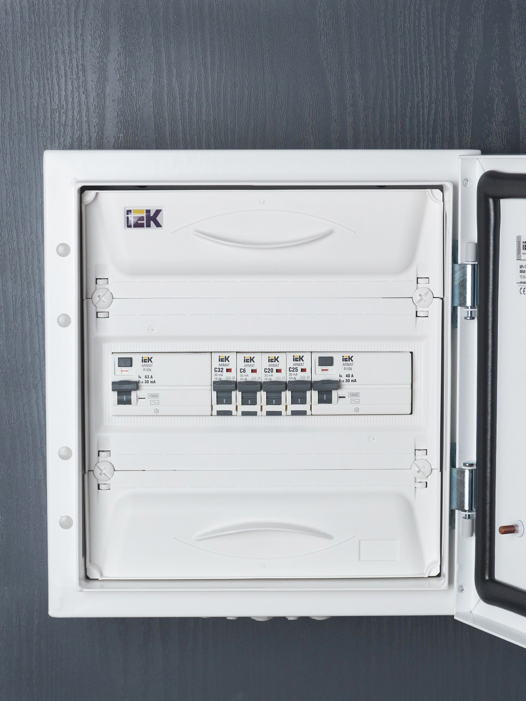 ARMAT Автоматический выключатель дифференциального тока B06S 1P+NP C32 30мА тип AC (18мм) IEK - Фото 3