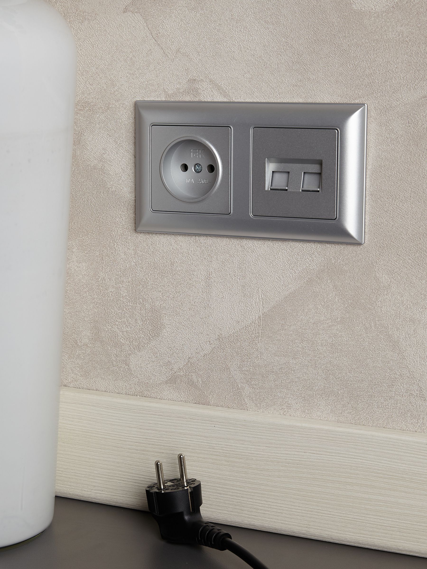 BRITE Рамка 2-местная РУ-2-Бр алюминий/алюминий IEK - Фото 4