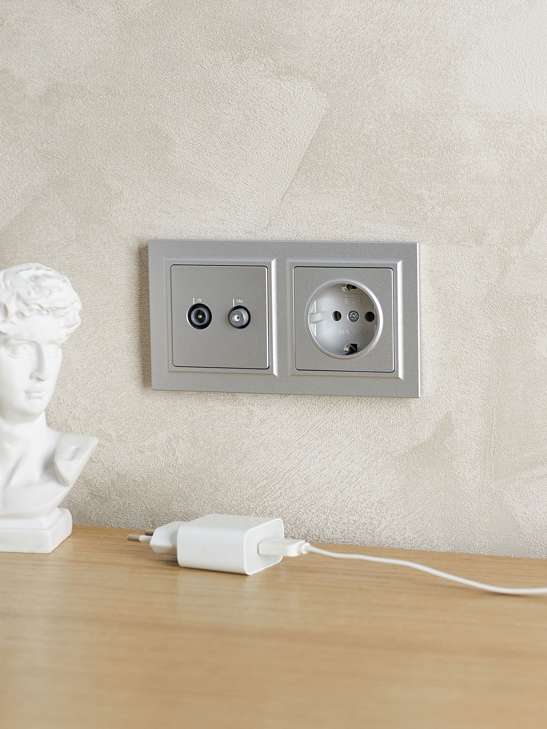 BRITE Рамка 2-местная IP44 РУ-2-БрА-44 алюминий IEK - Фото 3