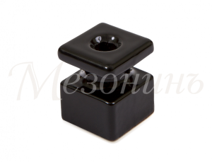 Изолятор фарфоровый квадратный для монтажа витой электропроводки, размеры: 20х20х25мм, цвет - черный