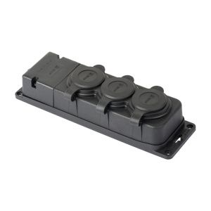 Роз. (колодка) трехмест. с защит. крышками каучуковая 230В 2P+PE 16A IP44 EKF PRO RPS-015-16-230-44-r