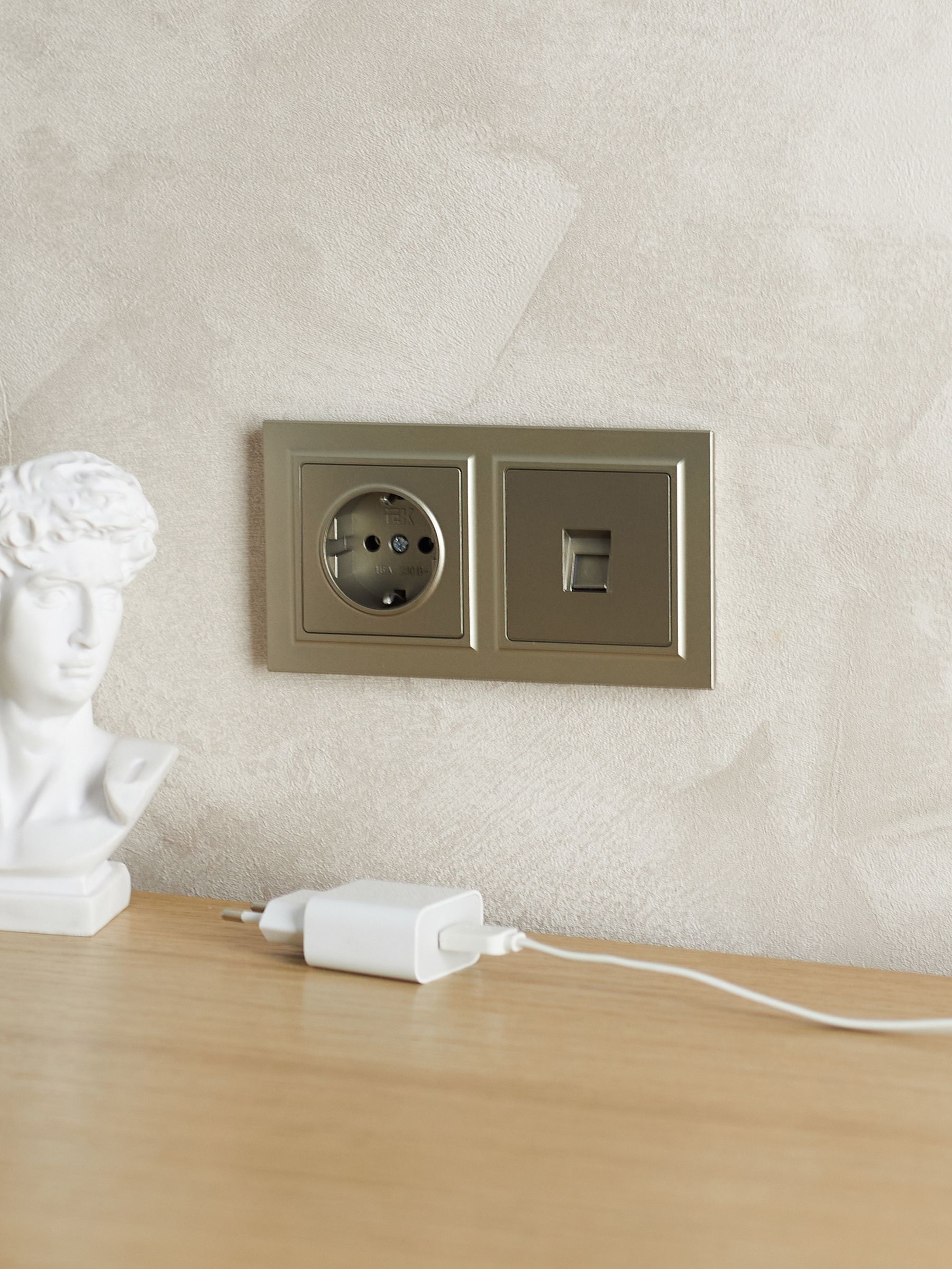 BRITE Рамка 2-местная IP44 РУ-2-БрШ-44 шампань IEK - Фото 3