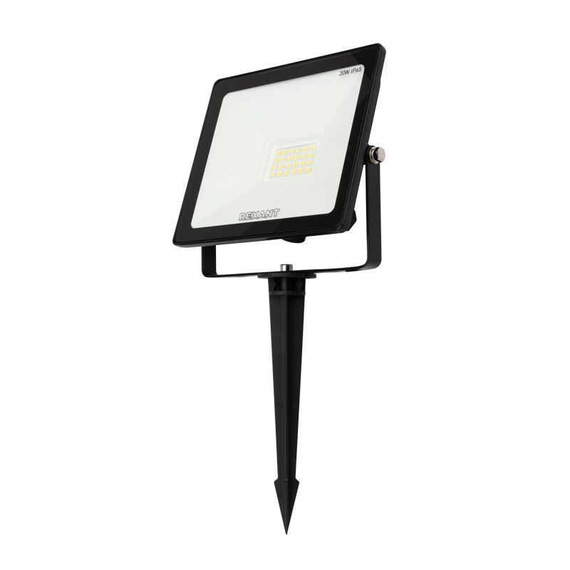 Прожектор светодиодный 30 Вт 200–260 В IP65 2400 Лм 6500 K, холодный свет REXANT + опора на грунте 605-100 605-003promo