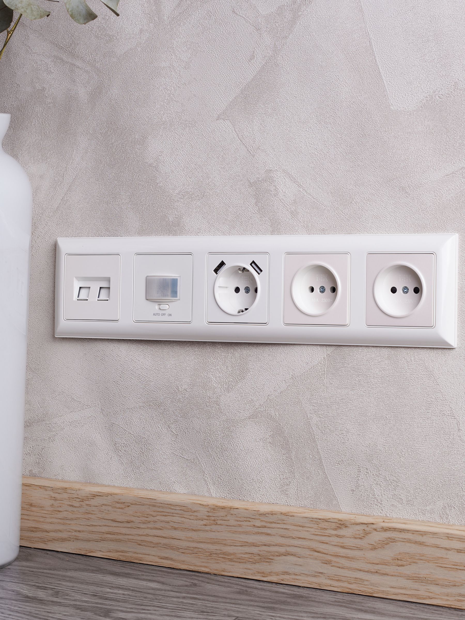 BRITE Рамка 5-местная РУ-5-Бр белый/белый IEK - Фото 4