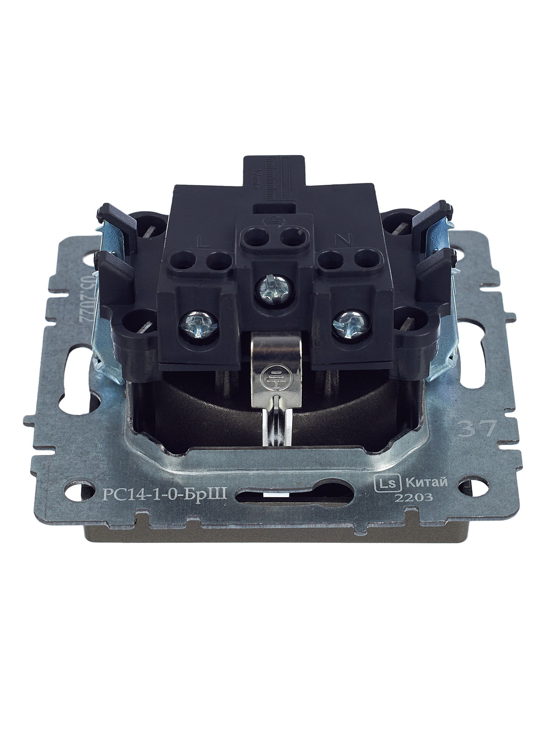 BRITE Розетка 1-местная с заземлением с защитными шторками 16А РС14-1-0-БрШ шампань IEK - Фото 4