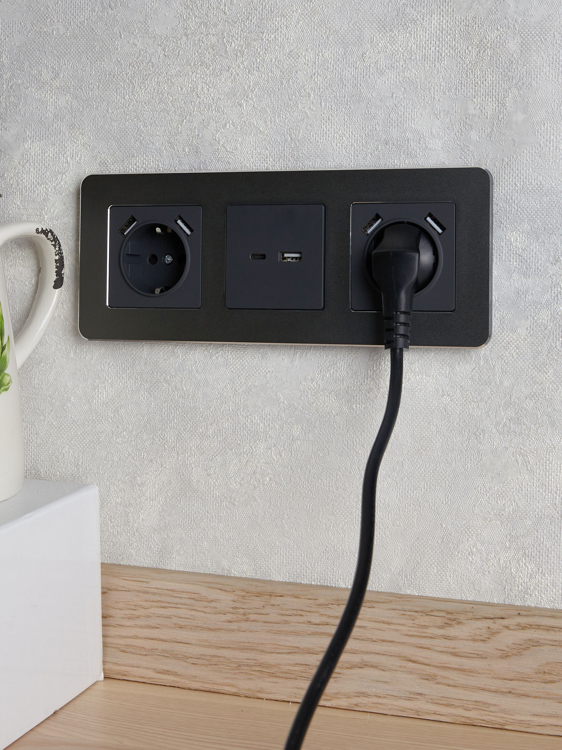 BRITE Рамка 3-местная РУ-3-1-Бр металл титан RE IEK - Фото 2