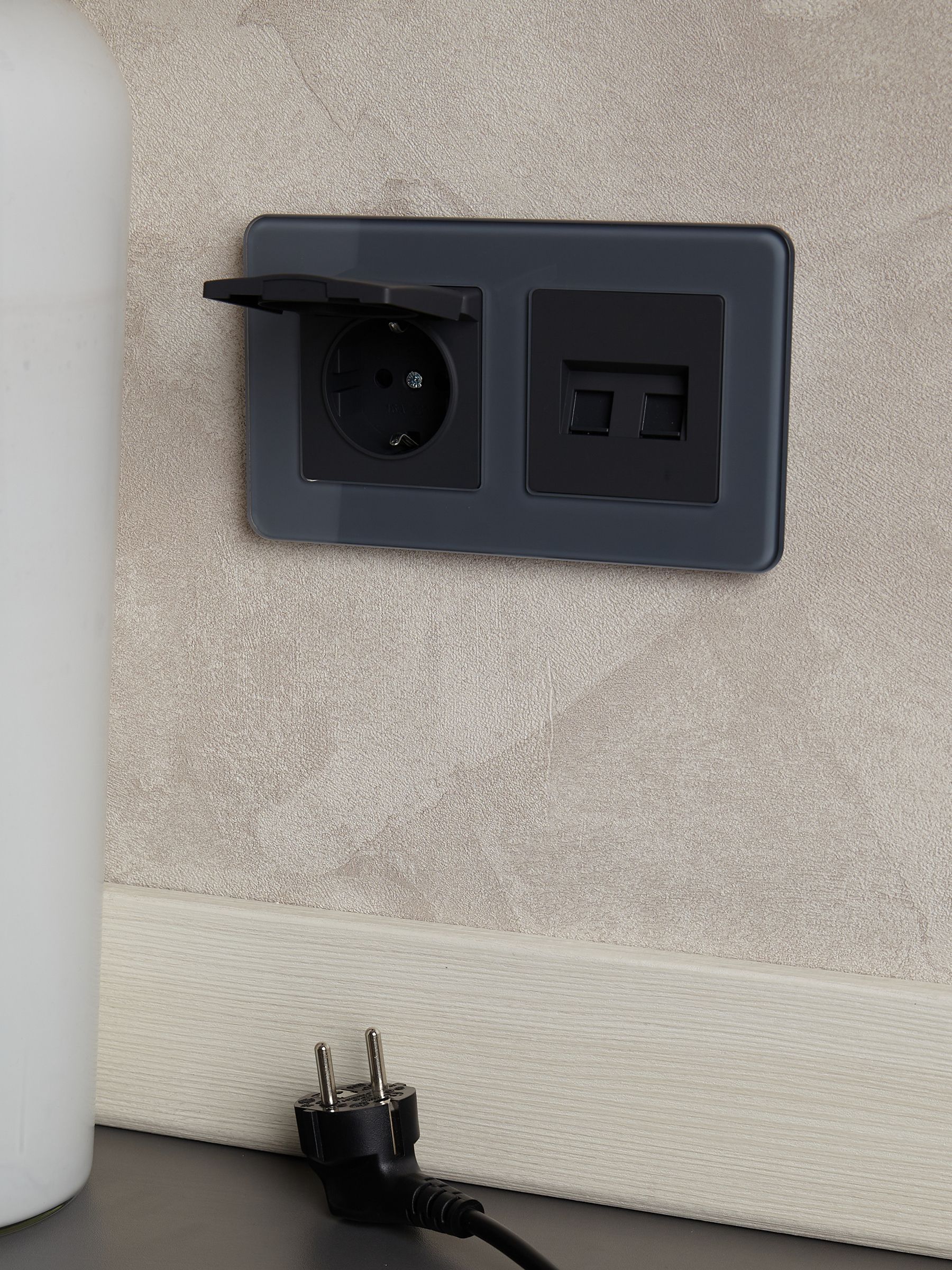 BRITE Рамка 2-местная РУ-2-2-Бр стекло графит RE IEK - Фото 5