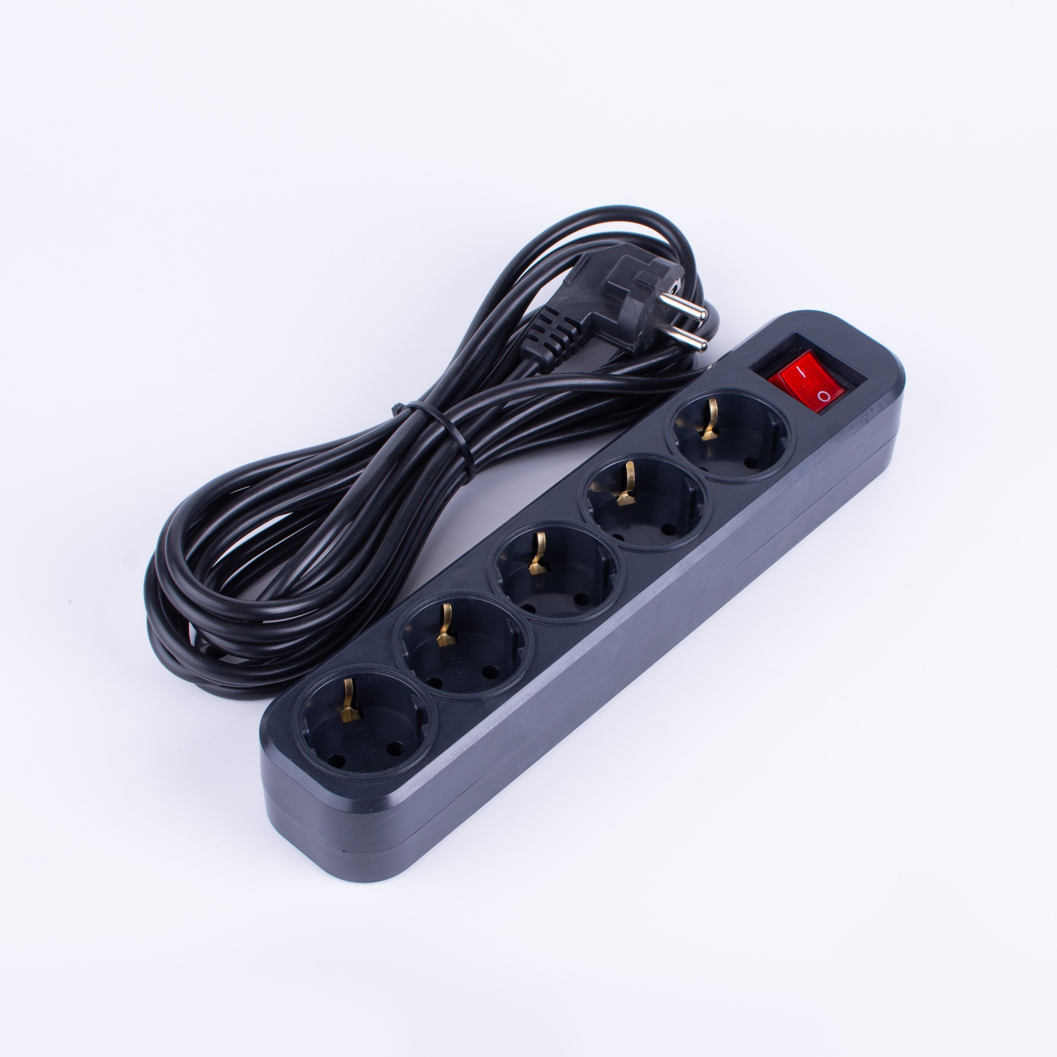 Сетевой фильтр СФ05 ПВС 3*0,75 (10А) 5гн. 5м. черный DEKRON DEK0905-1515