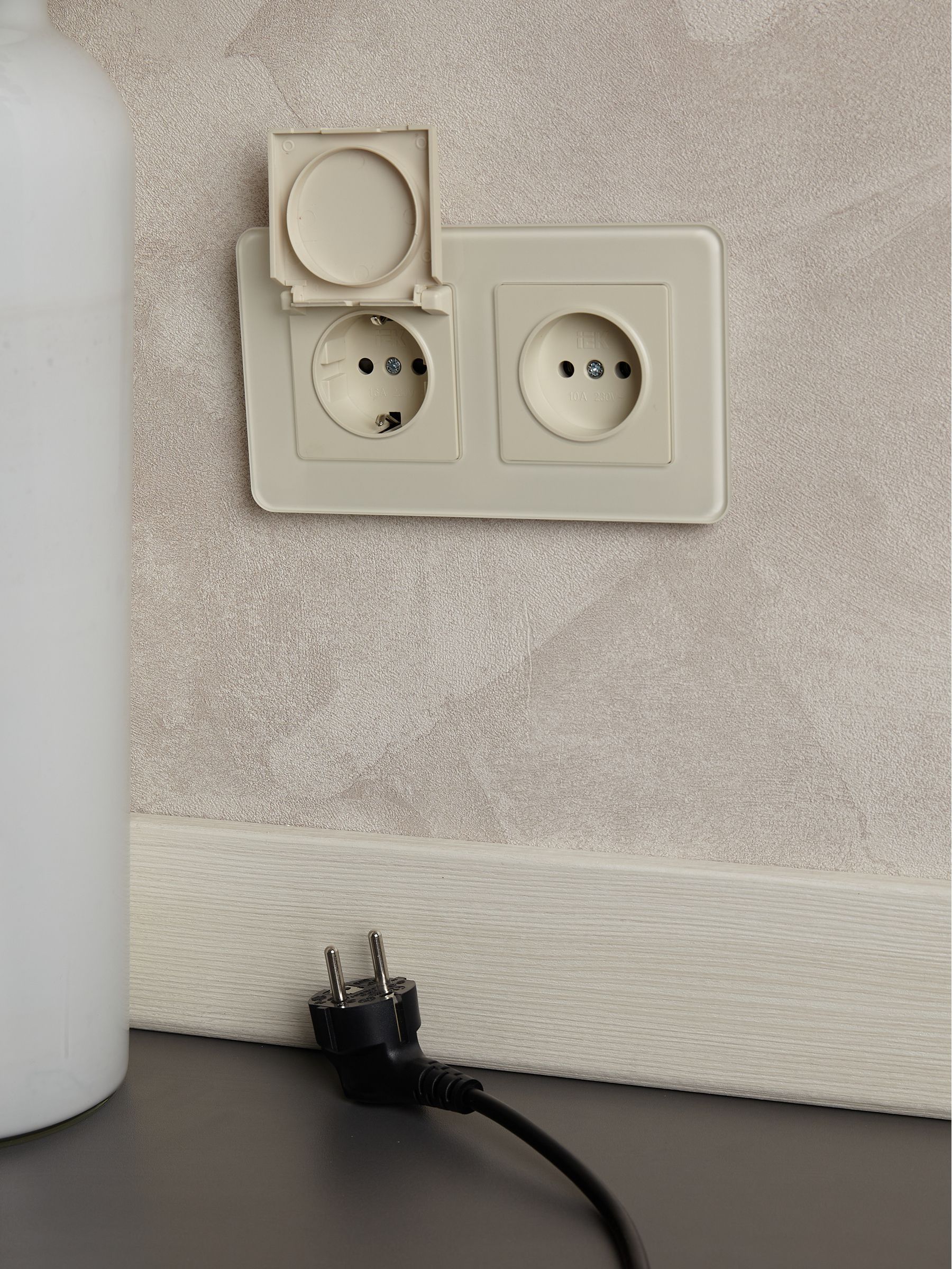 BRITE Рамка 2-местная РУ-2-2-Бр стекло песчаный RE IEK - Фото 4