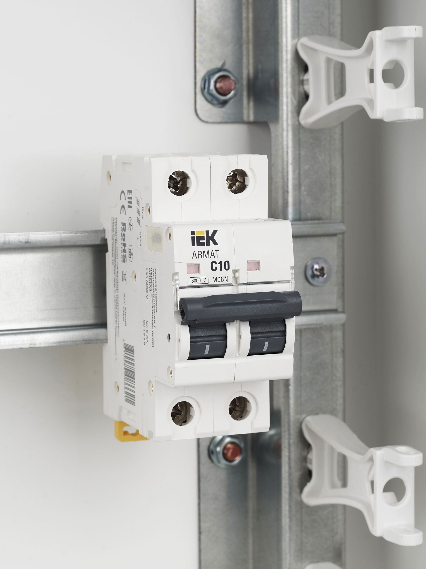 ARMAT Автоматический выключатель M06N 2P C 10А IEK - Фото 8