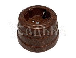 Розетка пластиковая, двухполюсная, с заземляющим контактом, IP 20, цвет - орех, серия УСАДЬБА, ТМ МЕЗОНИНЪ GE30301-14