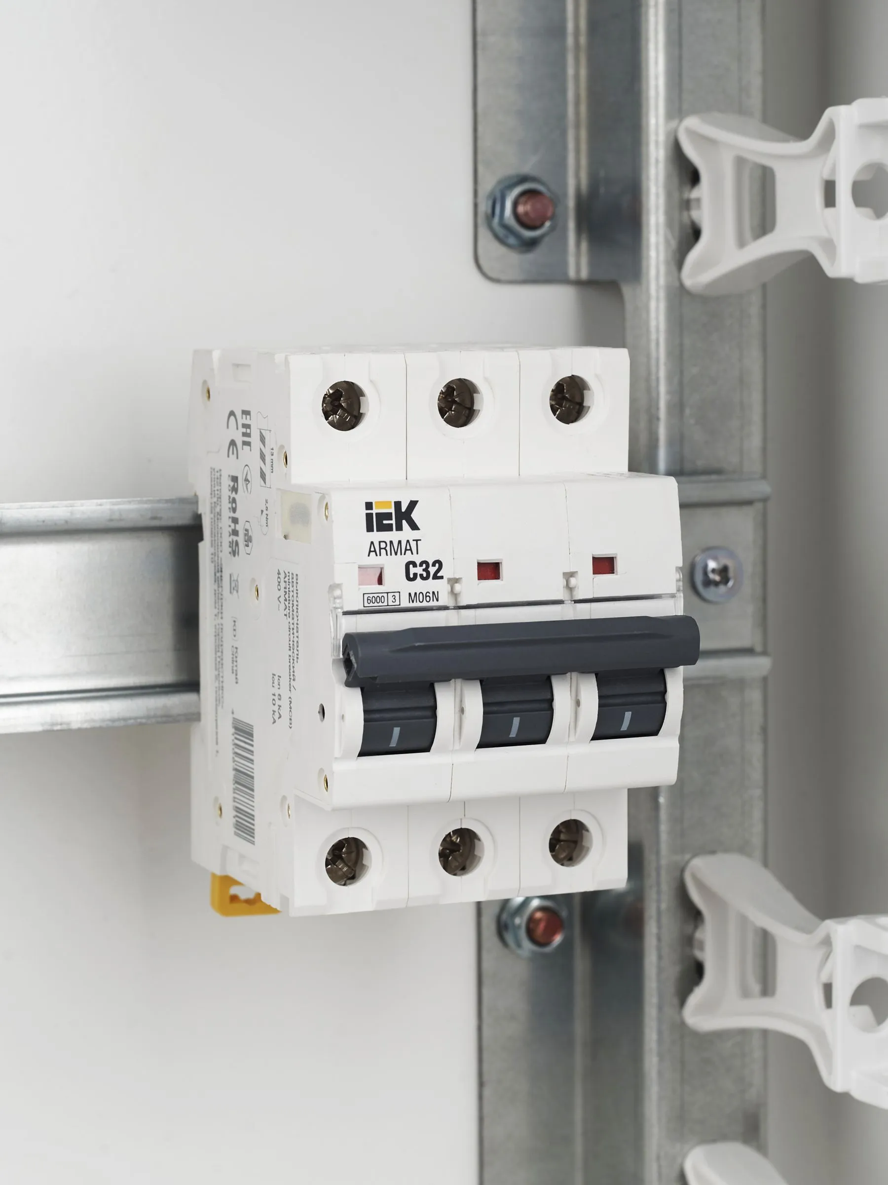 ARMAT Автоматический выключатель M06N 3P C 32А IEK - Фото 7
