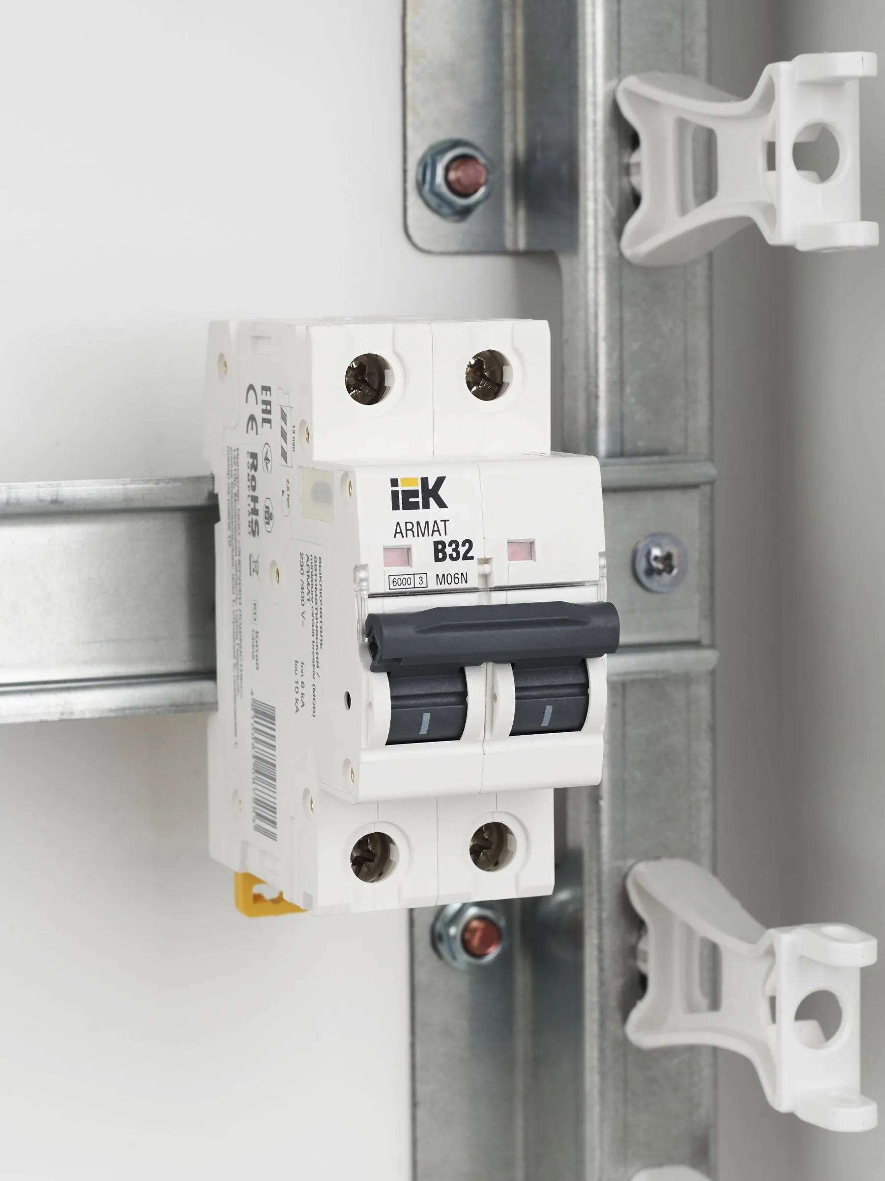 ARMAT Автоматический выключатель M06N 2P B 32А IEK - Фото 5